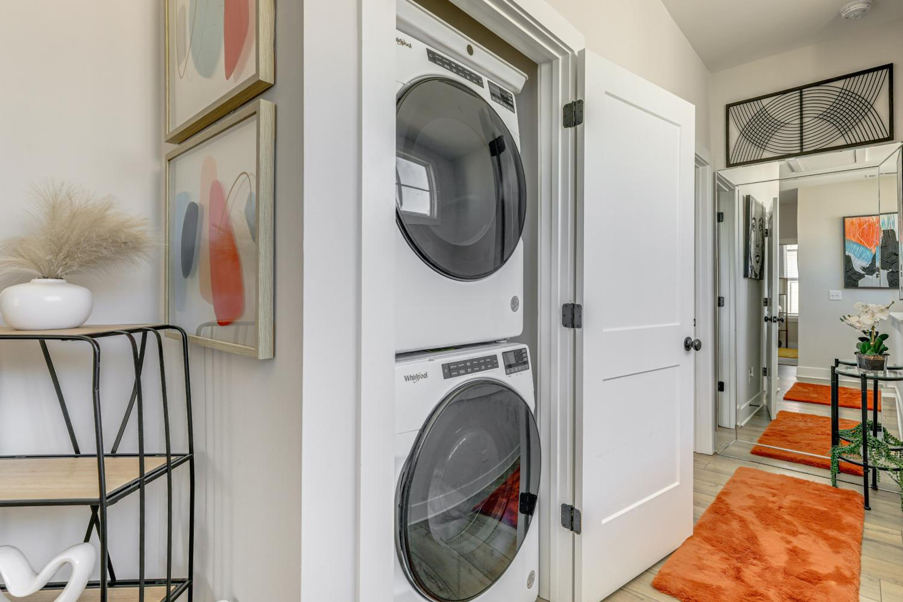 5 Mi to World Cup Games ATL Townhome with Balcony