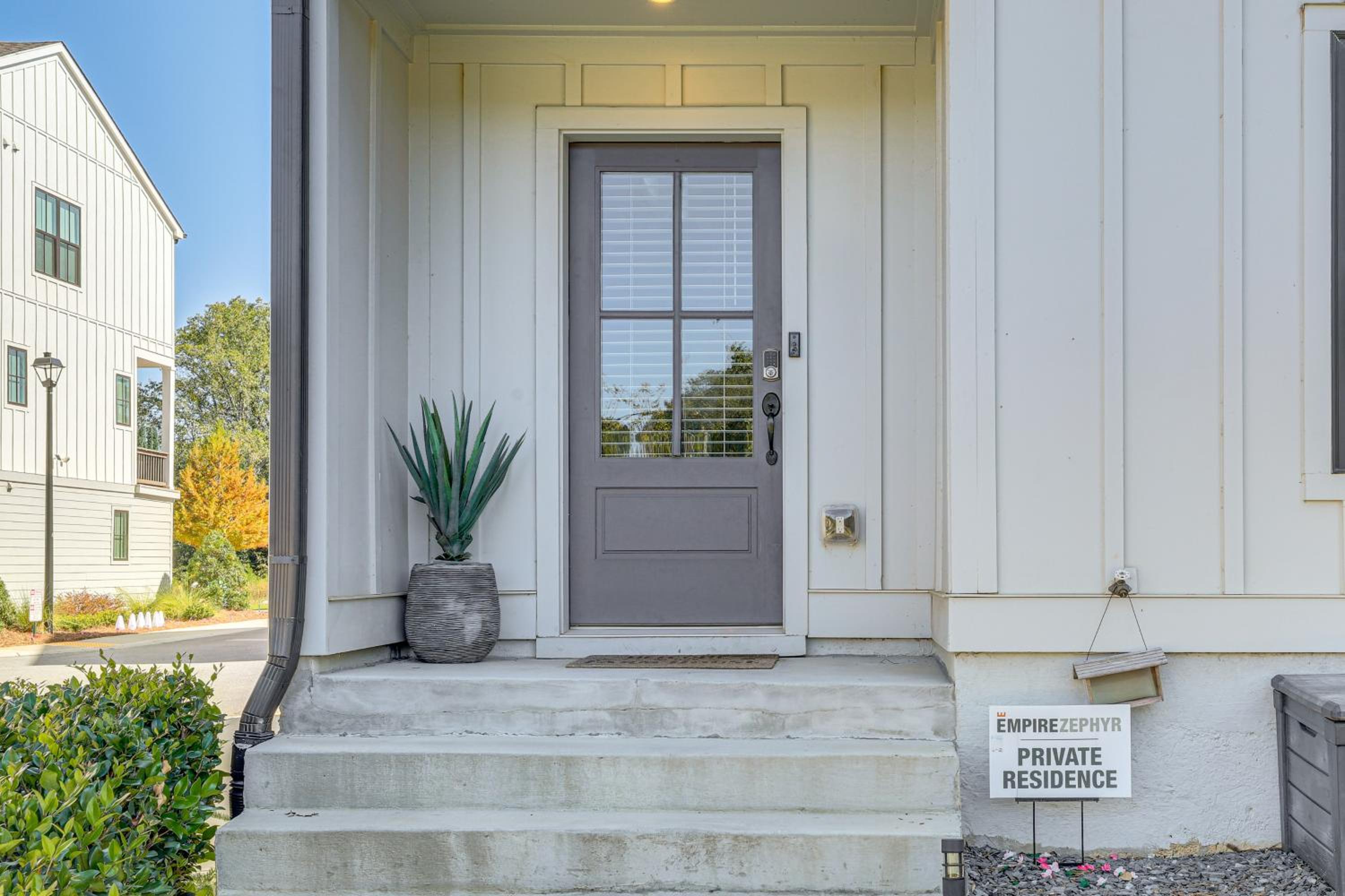 5 Mi to World Cup Games ATL Townhome with Balcony