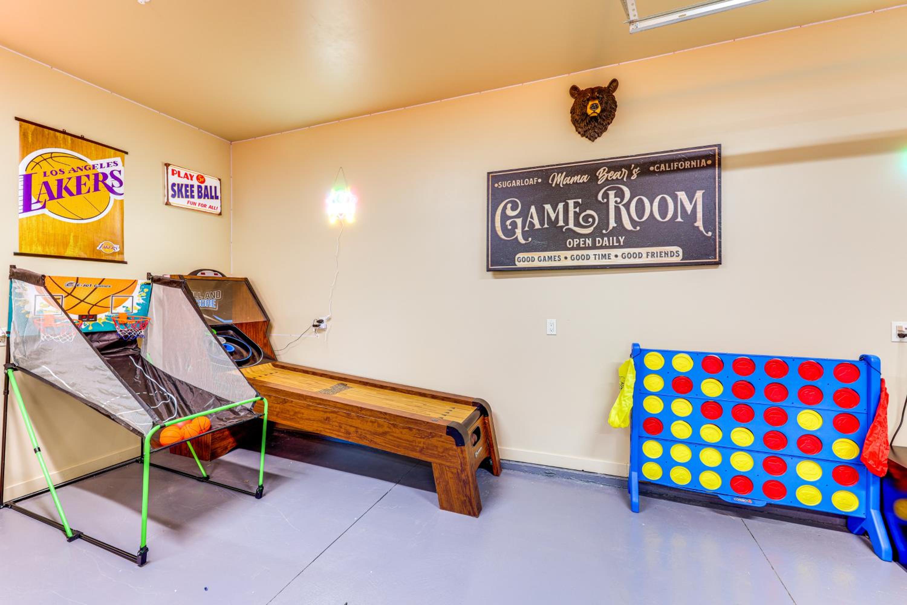 Big Bear Mtn Fun Family Cabin with Game Room