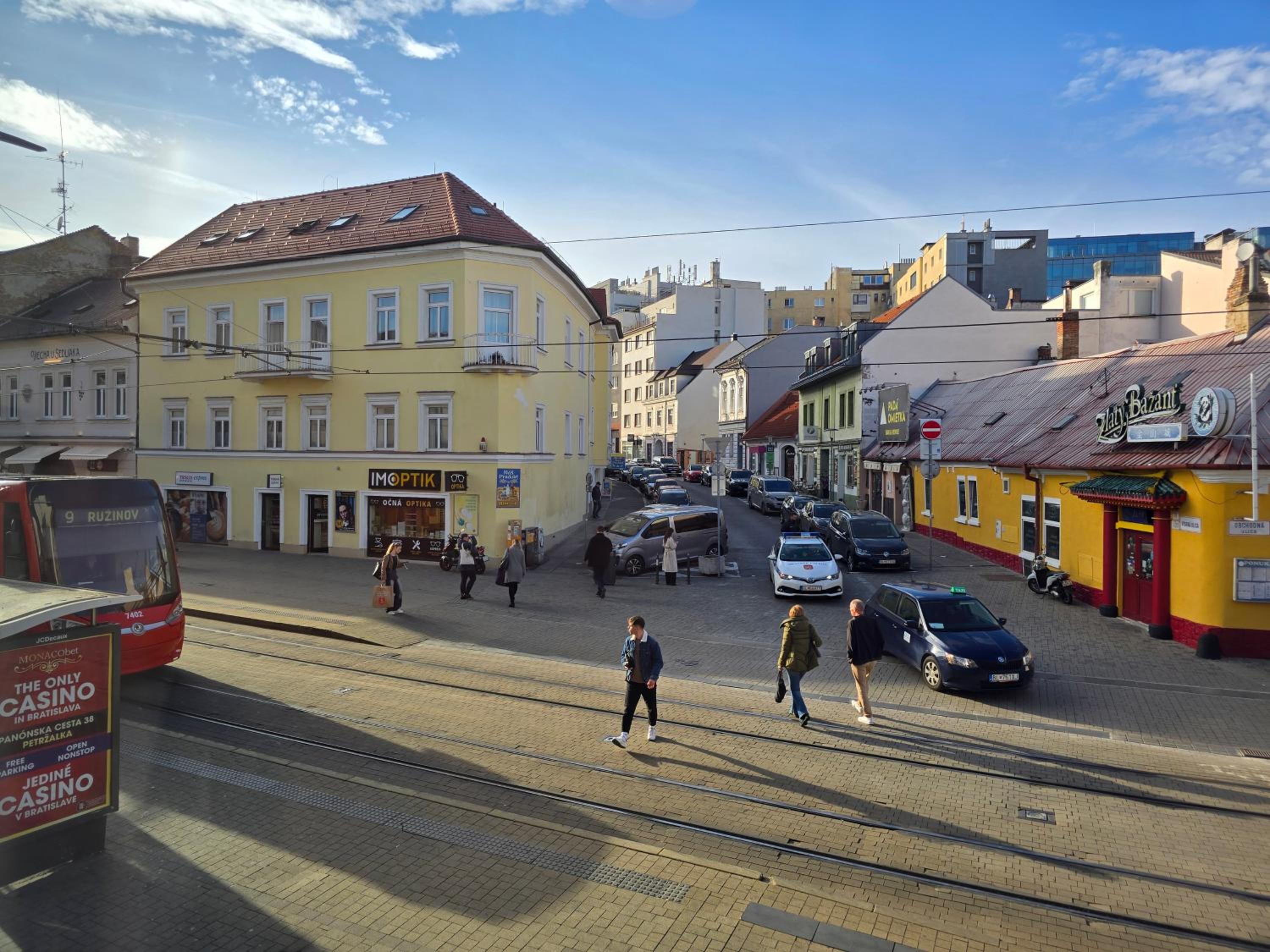 KAVE Obchodná Apartments