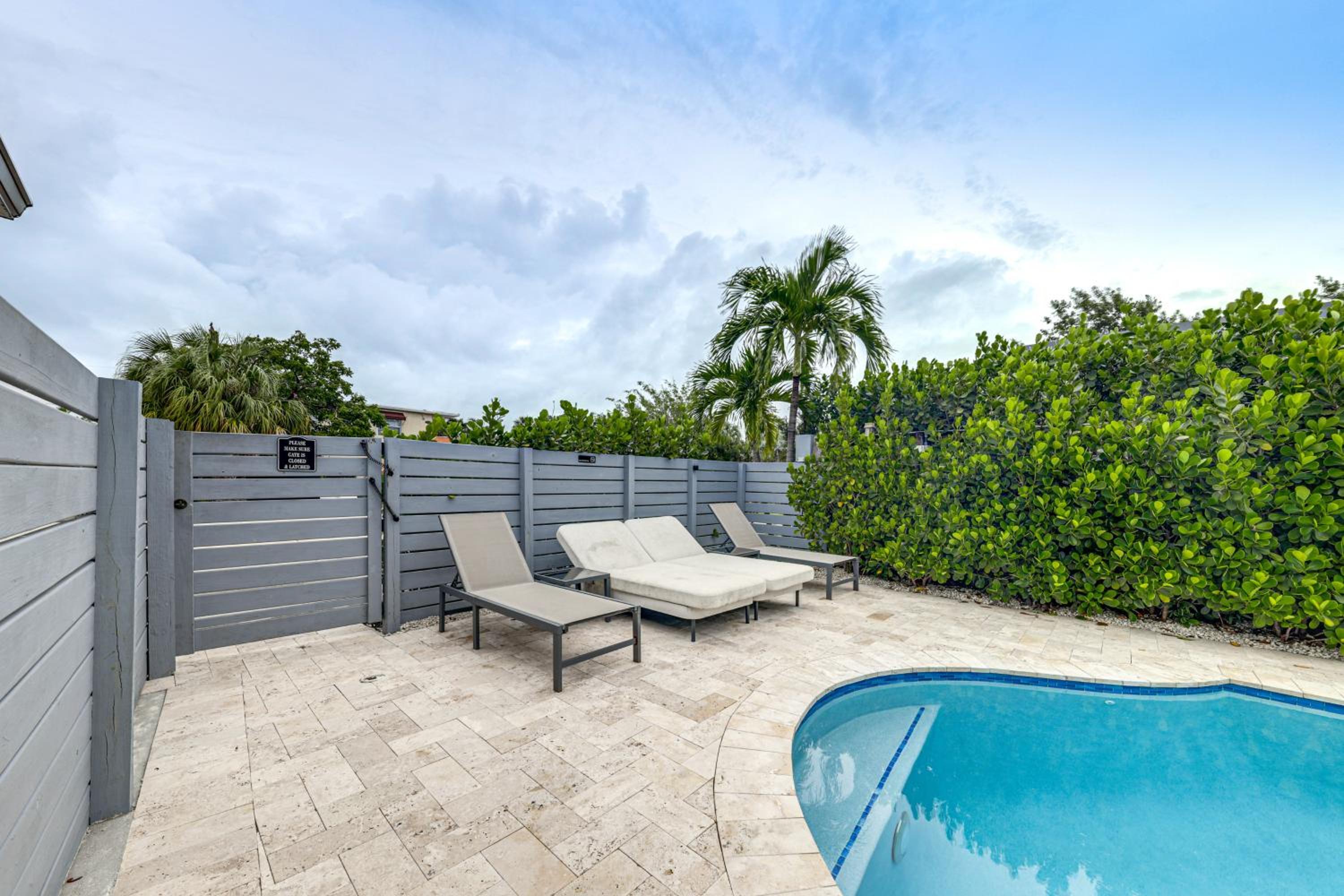 Walkable Island City Oasis with Private Heated Pool!
