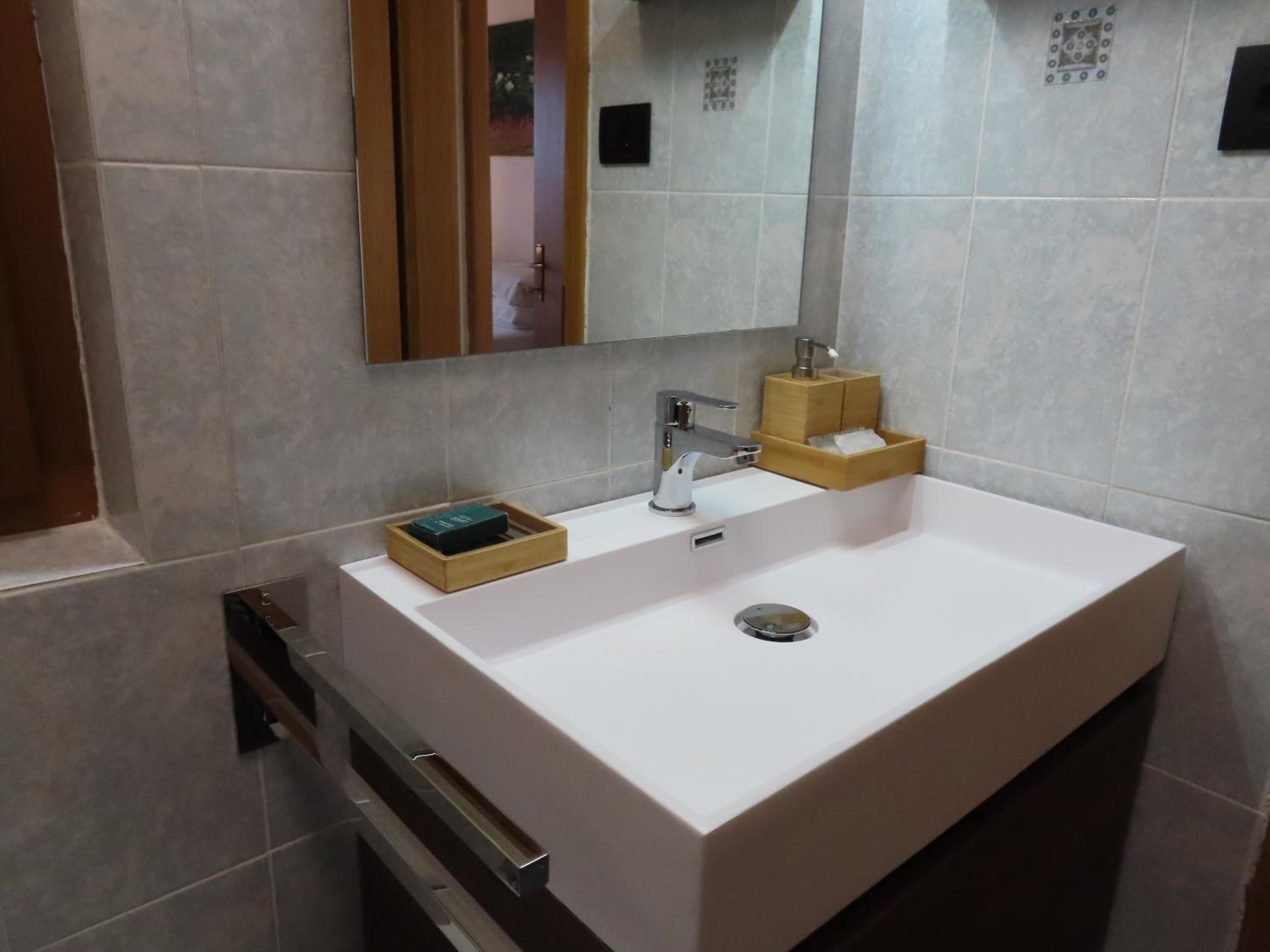 MH Luxury Apartments