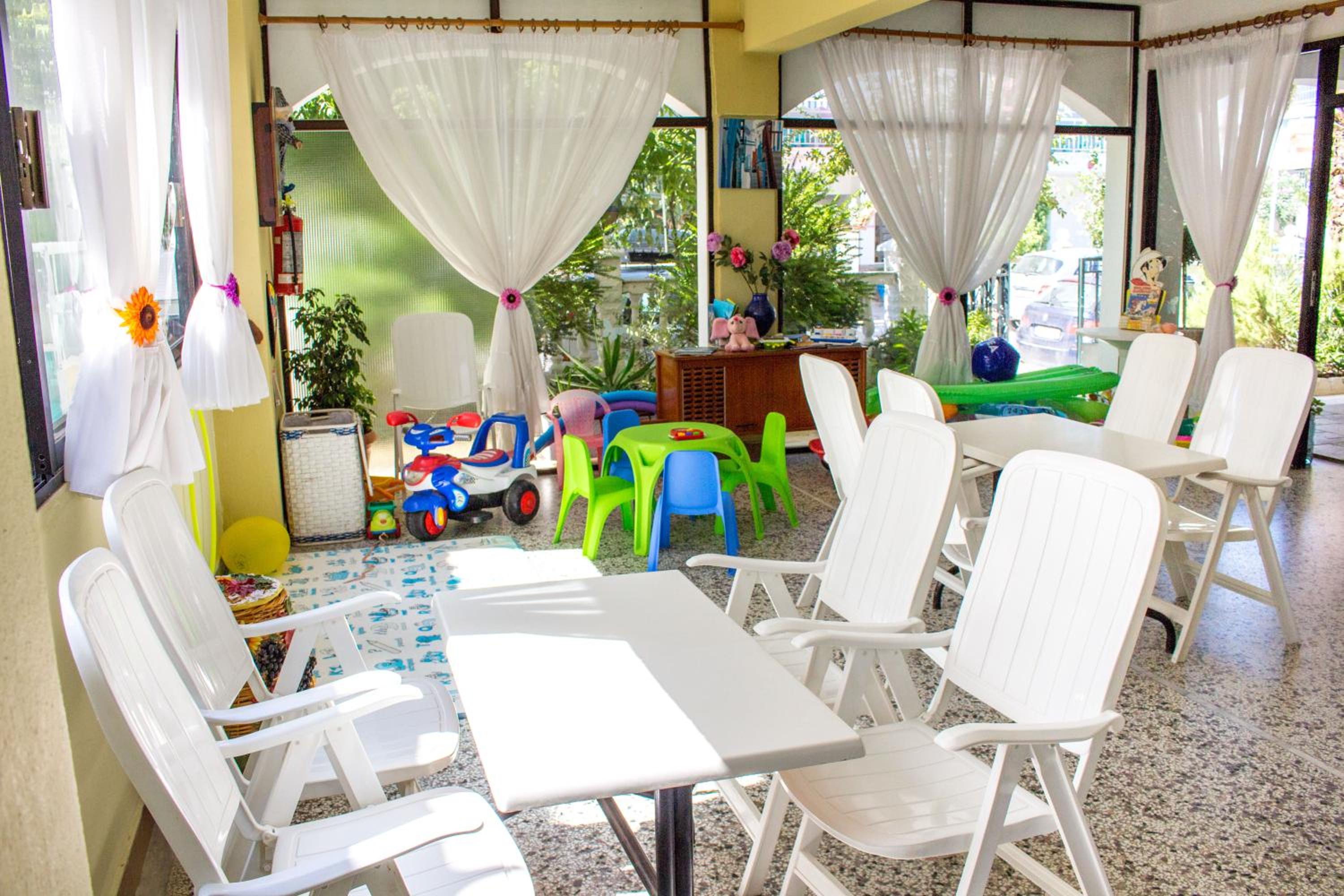 Dionisos Palms Apartments