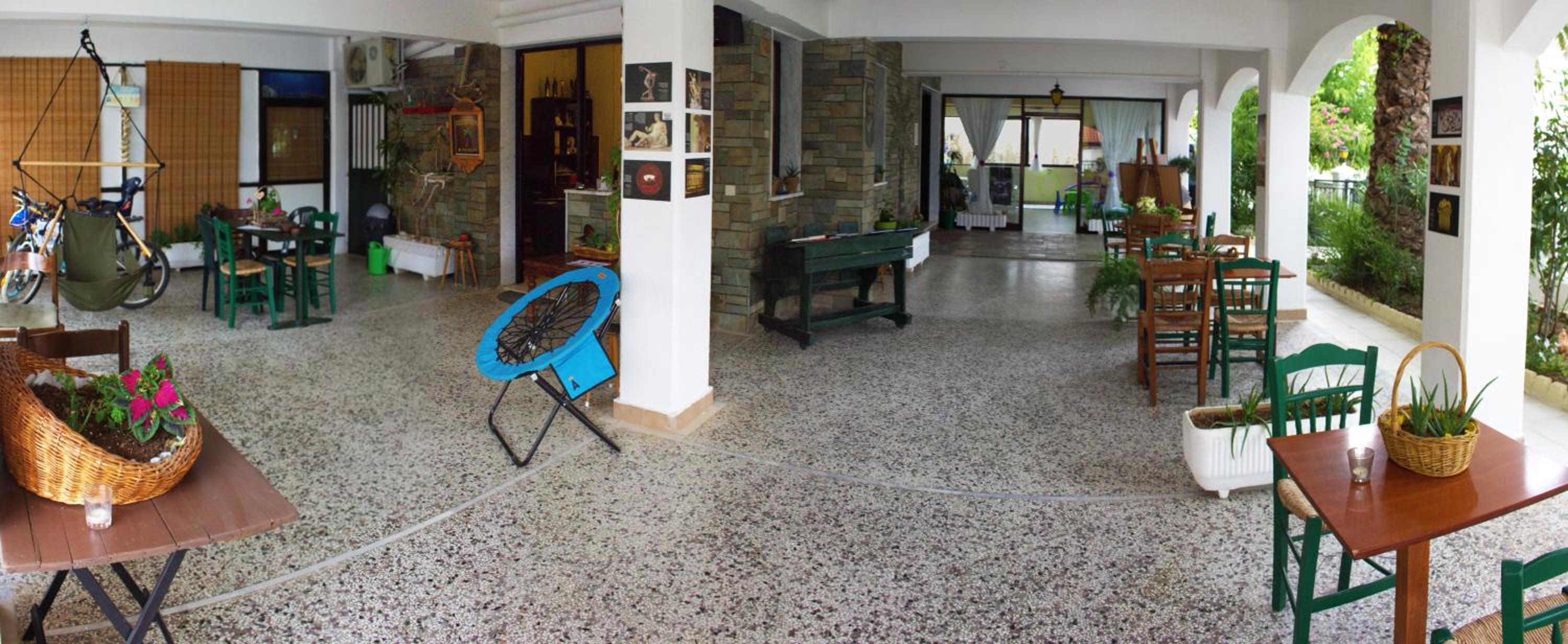 Dionisos Palms Apartments