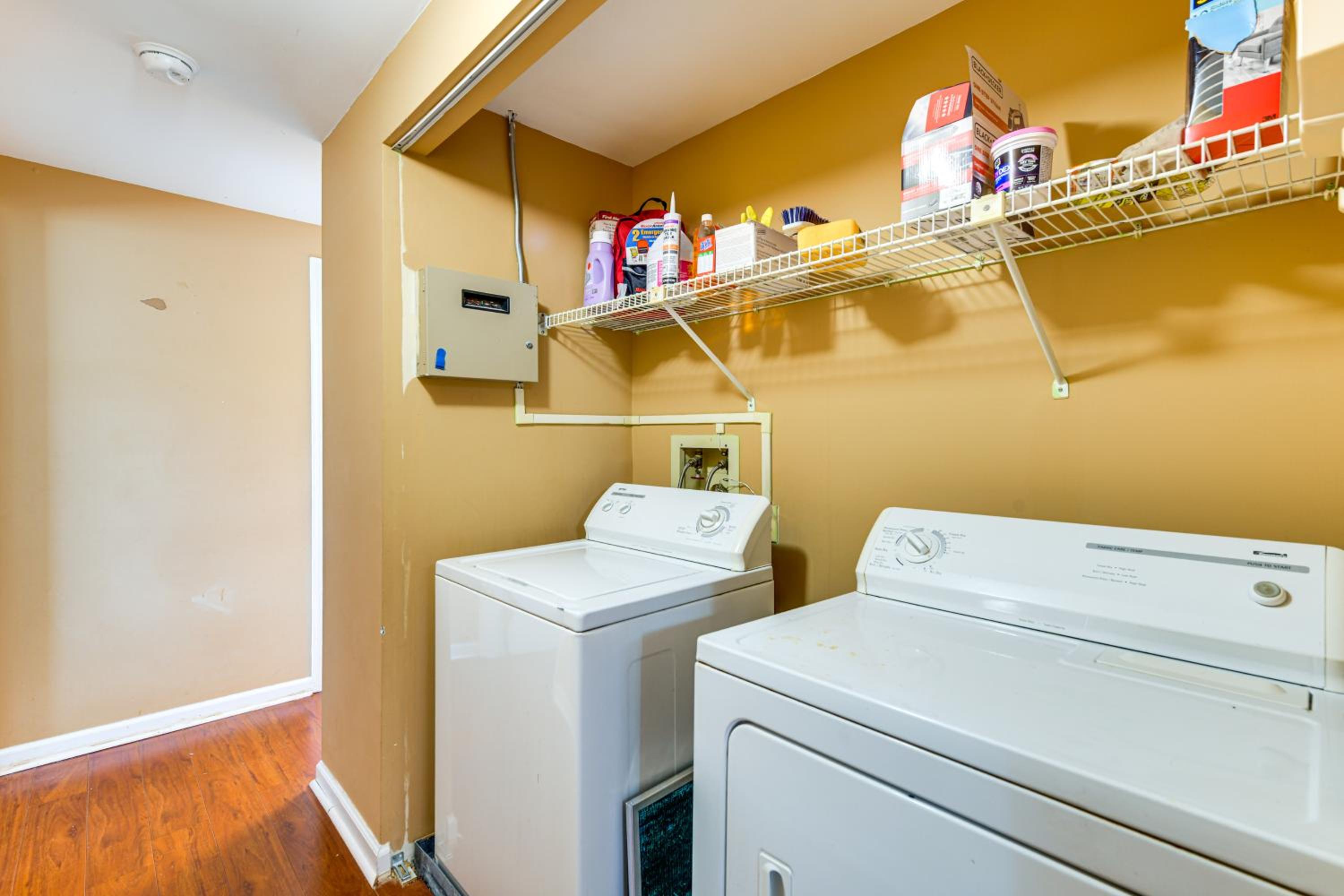 Nurse-Ready Richmond Condo 4 Mi to Medical Centers