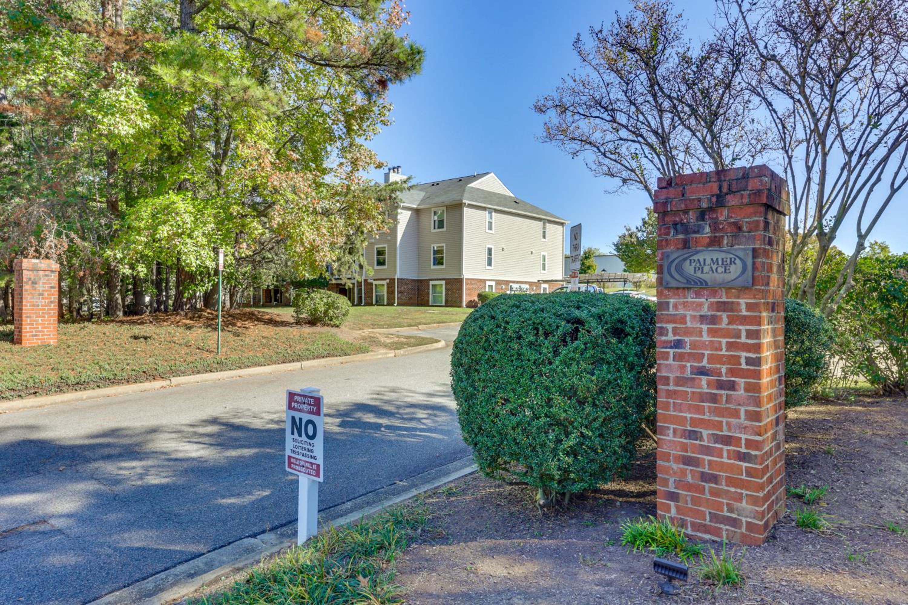 Nurse-Ready Richmond Condo 4 Mi to Medical Centers