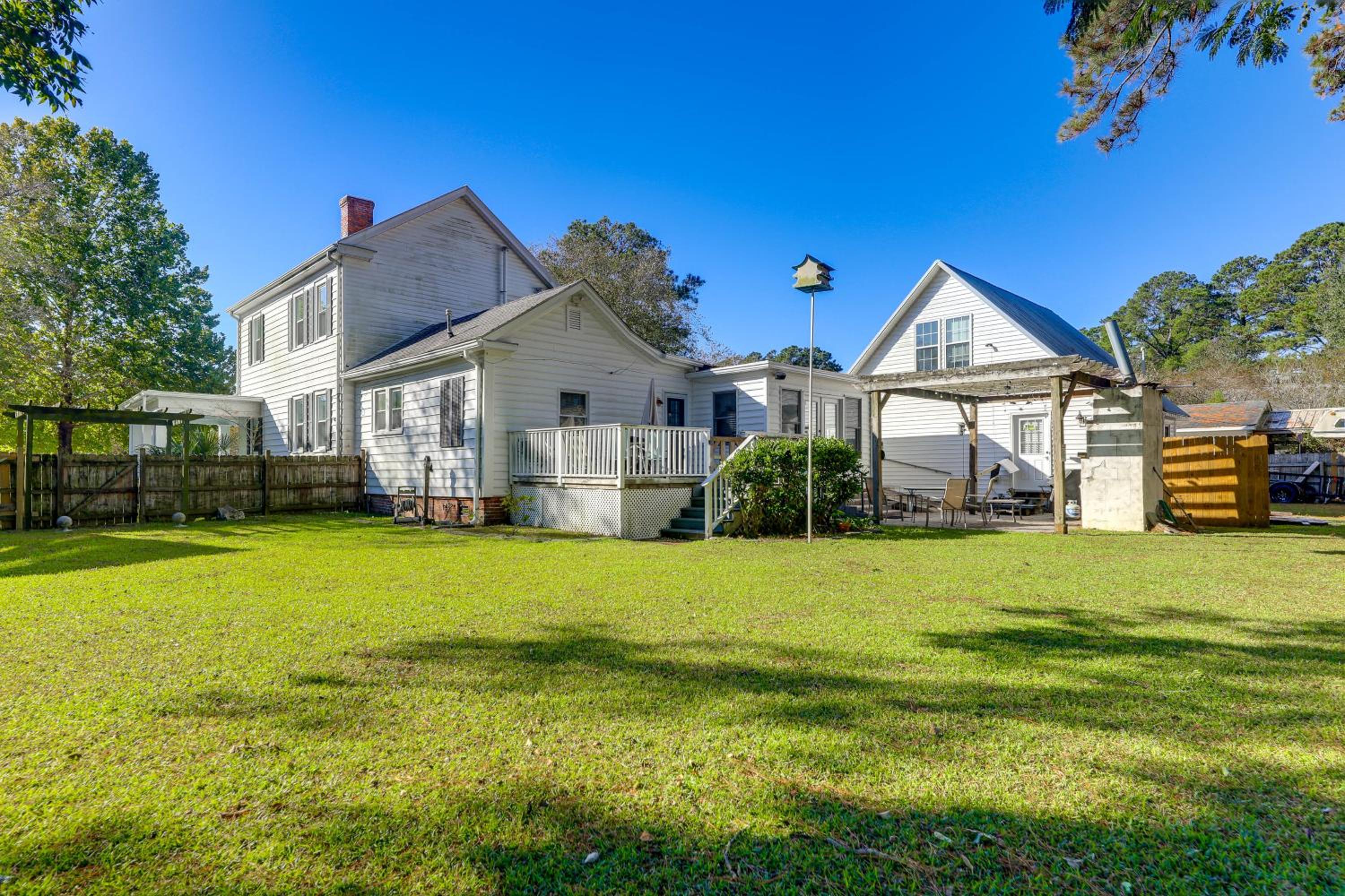 Spacious New Bern Home with Yard 2 Mi to Riverfront
