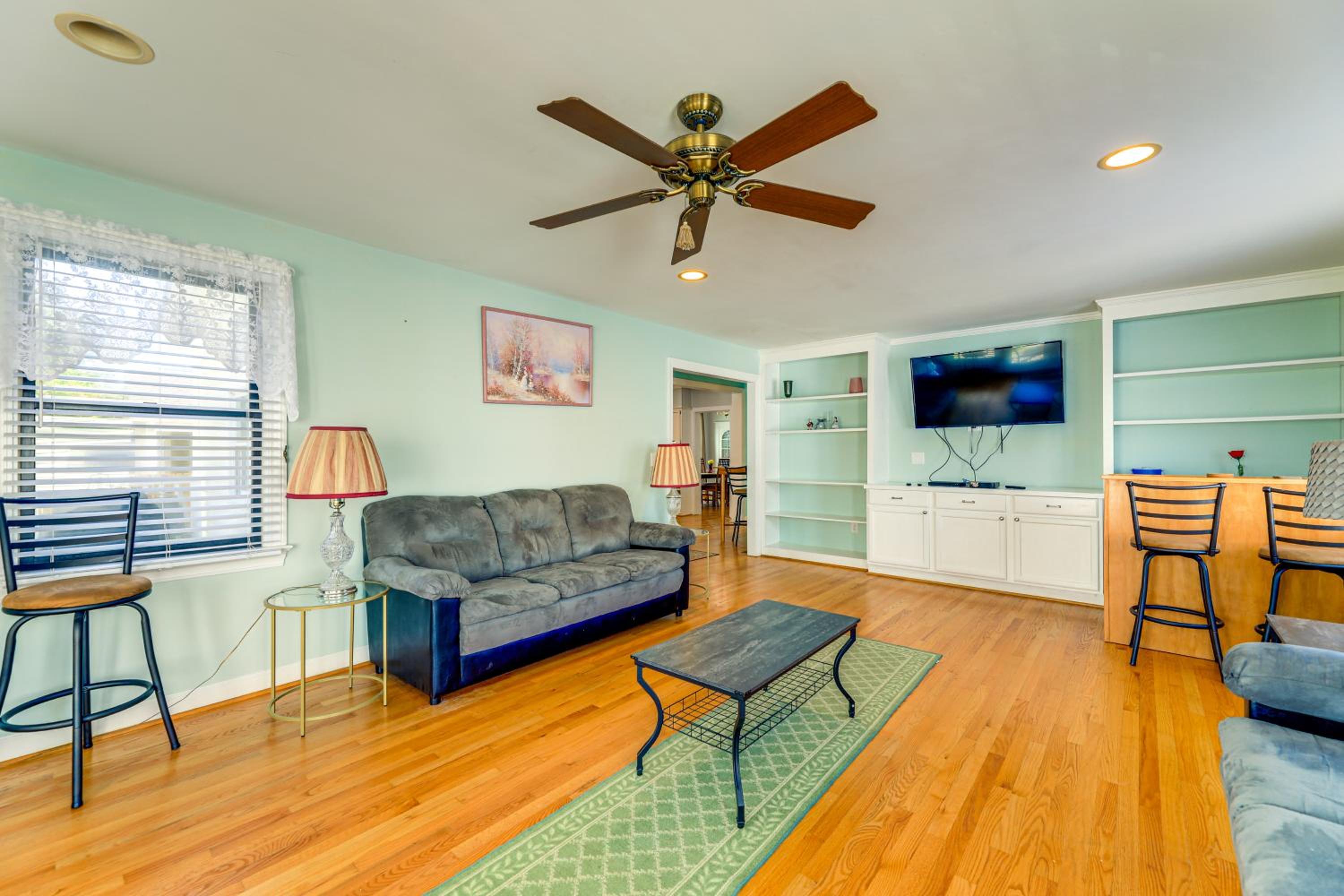 Spacious New Bern Home with Yard 2 Mi to Riverfront