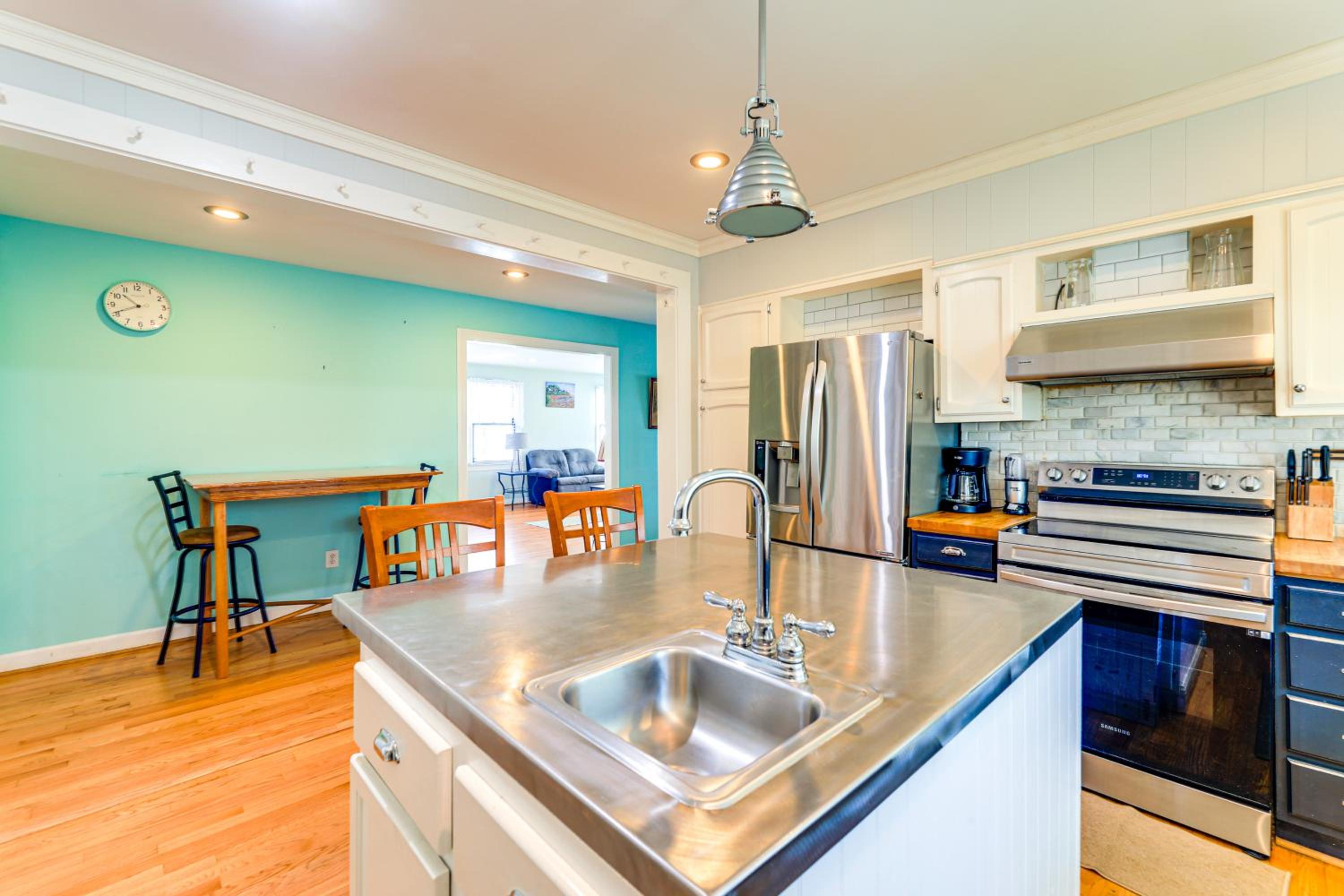 Spacious New Bern Home with Yard 2 Mi to Riverfront