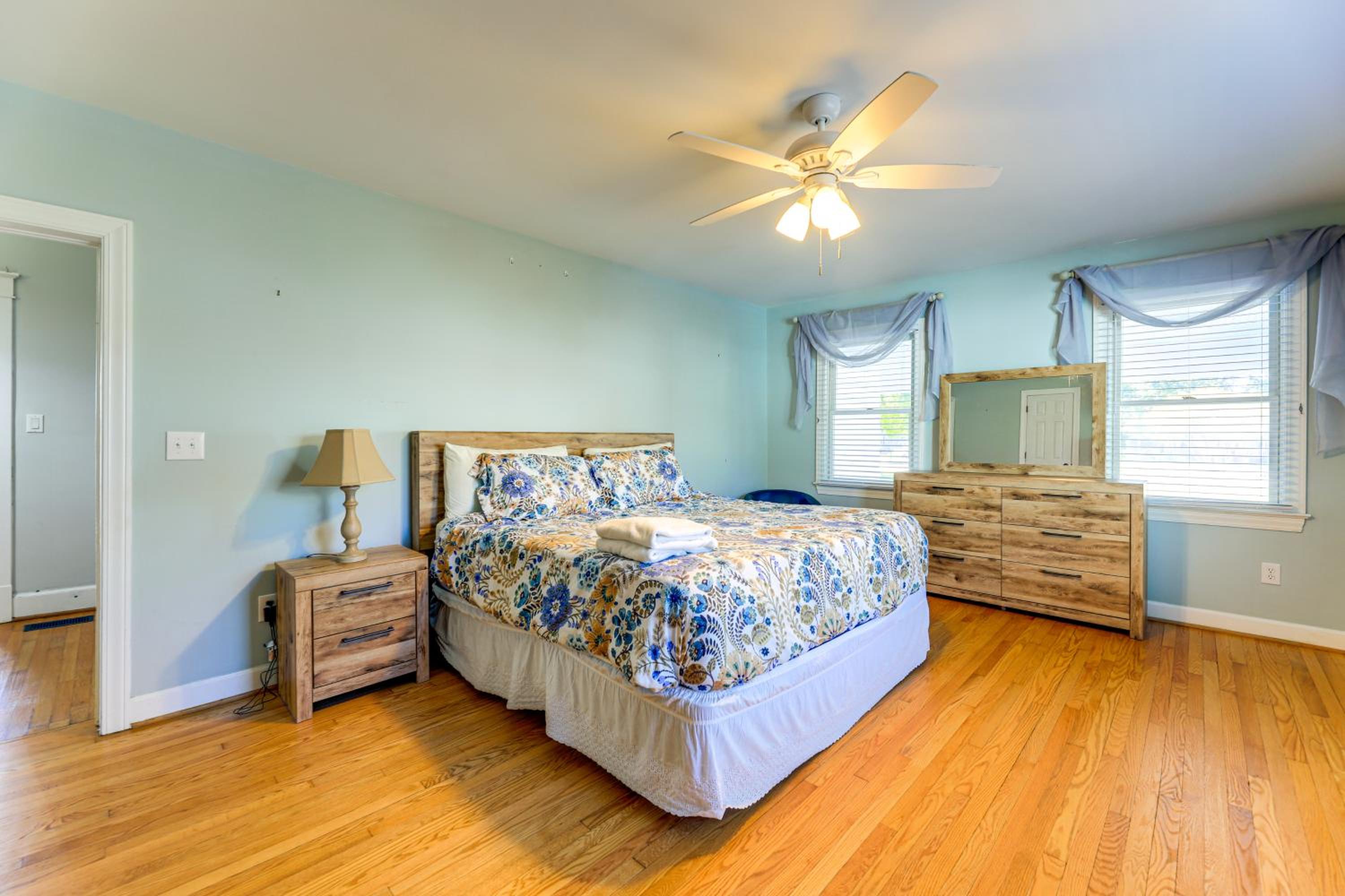 Spacious New Bern Home with Yard 2 Mi to Riverfront