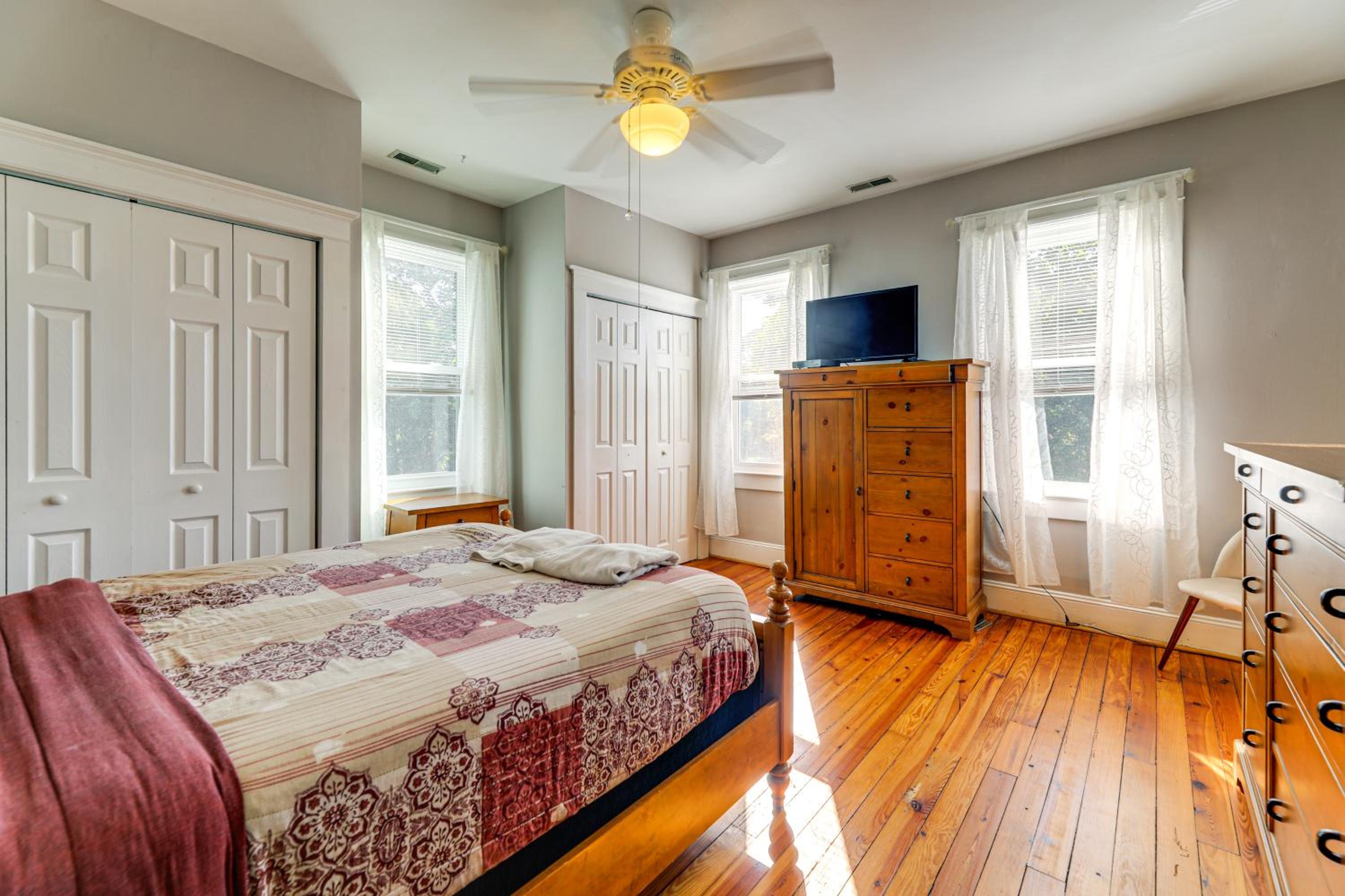 Spacious New Bern Home with Yard 2 Mi to Riverfront