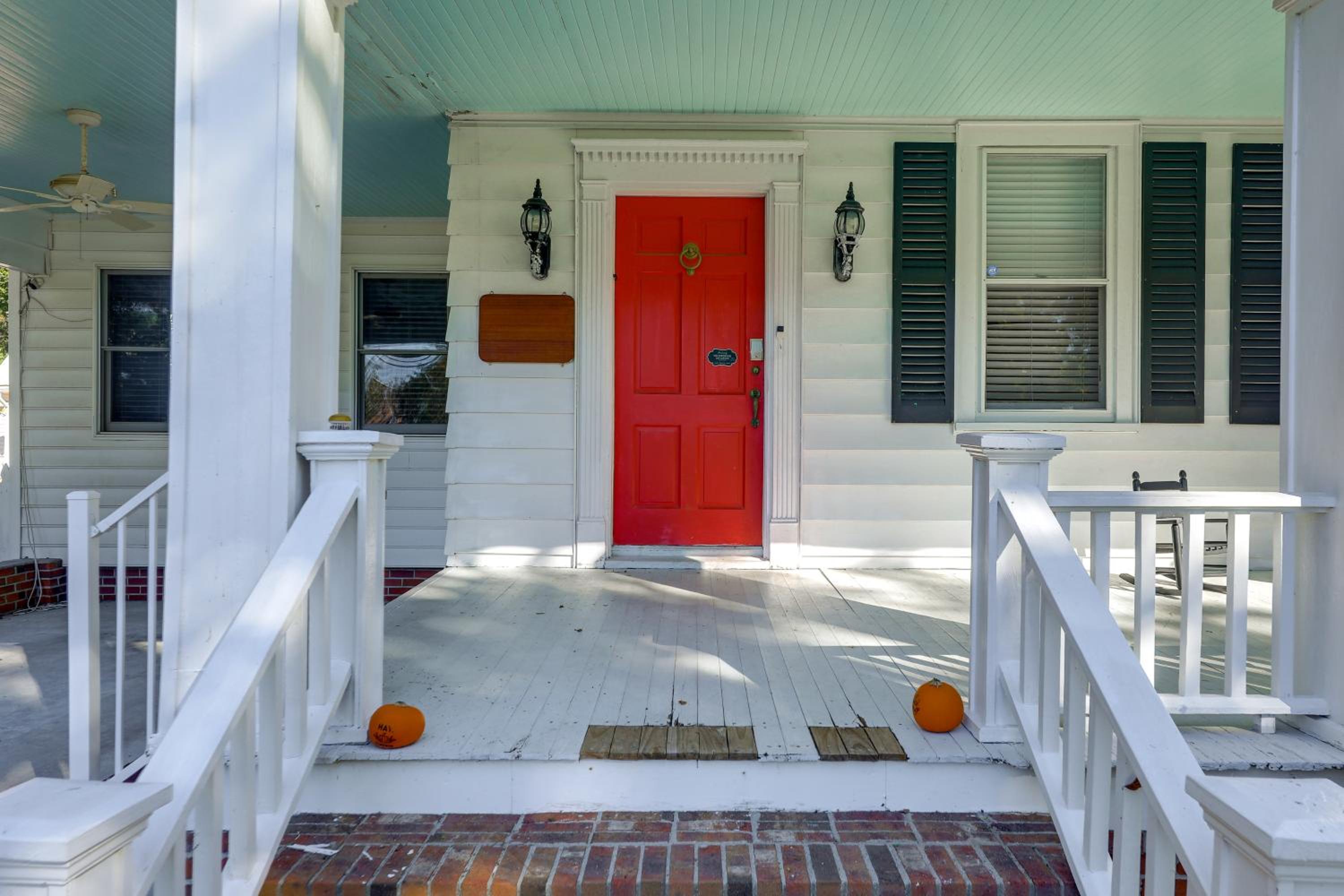 Spacious New Bern Home with Yard 2 Mi to Riverfront