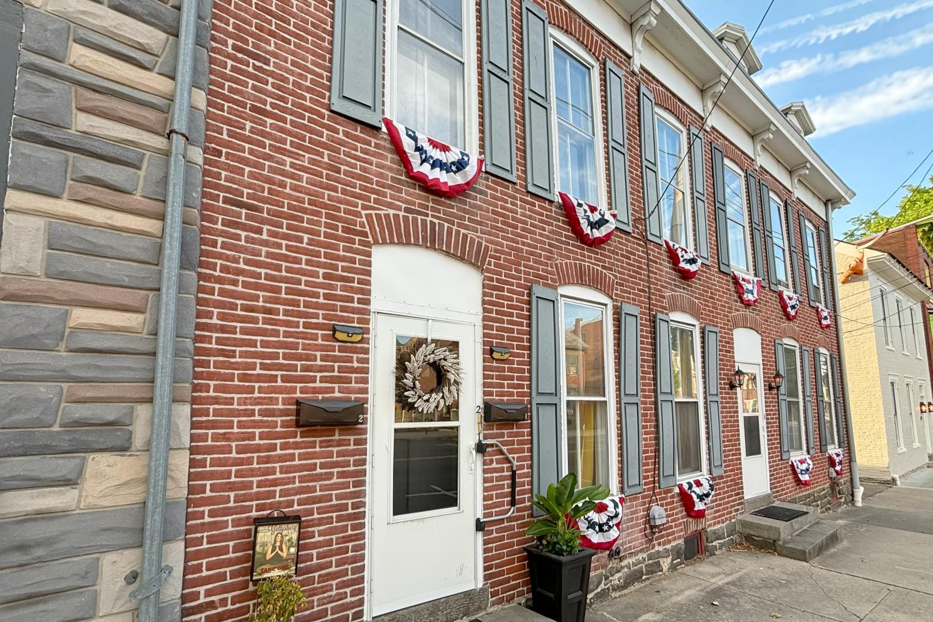 Walkable Rental in Dtwn Gettysburg Pet-Friendly!