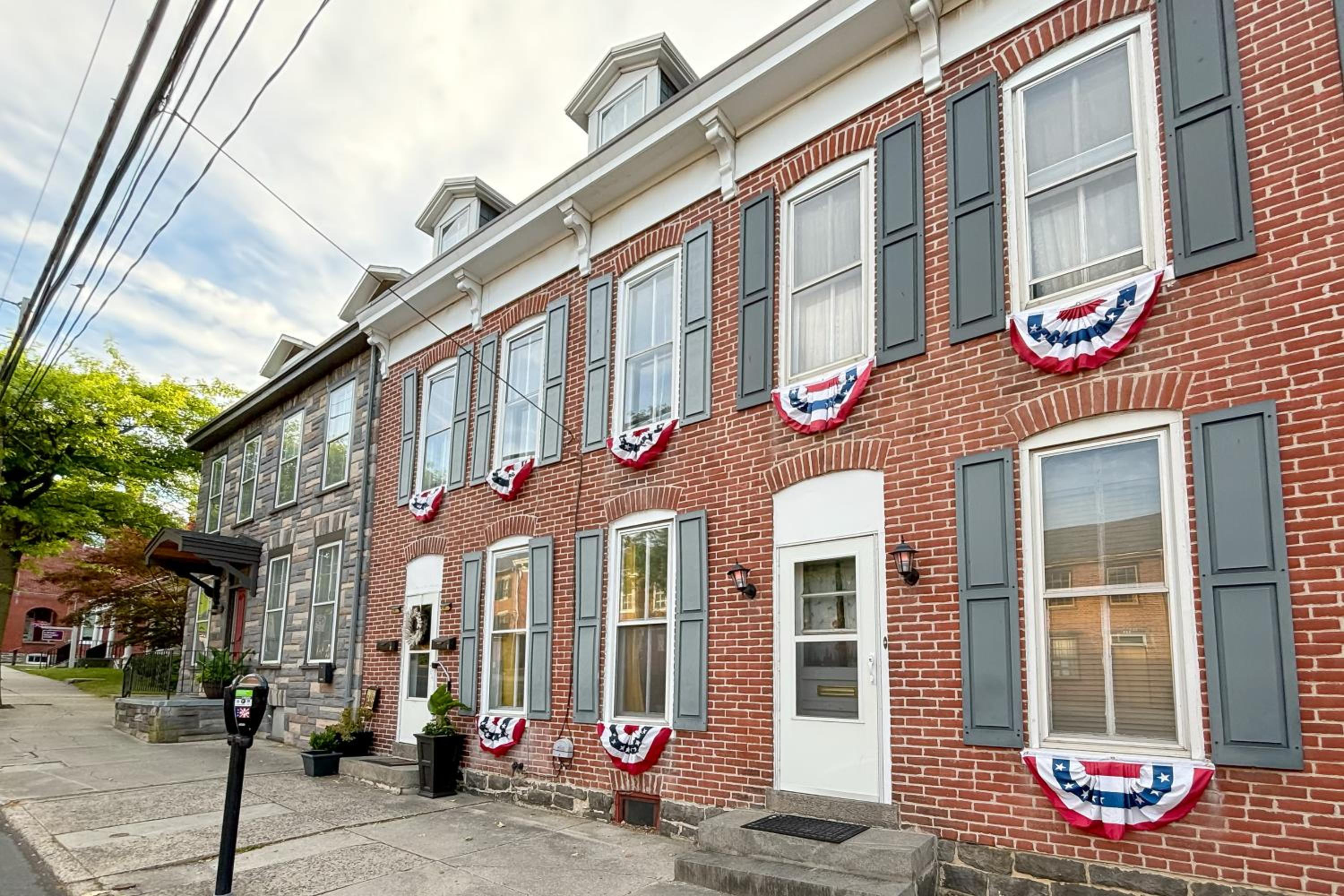 Walkable Rental in Dtwn Gettysburg Pet-Friendly!