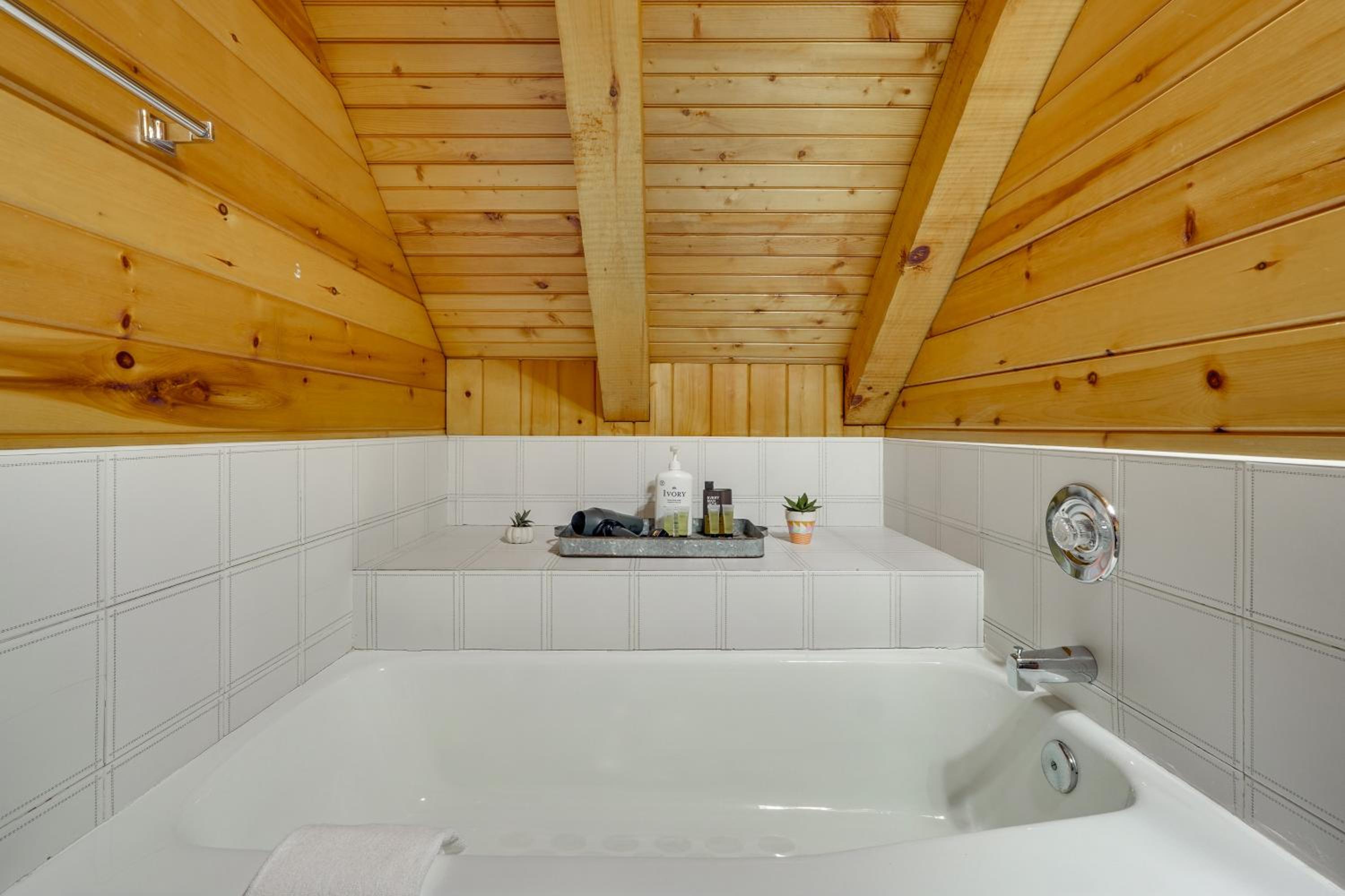 Year-Round Outdoor Adventures Poconos Hideaway