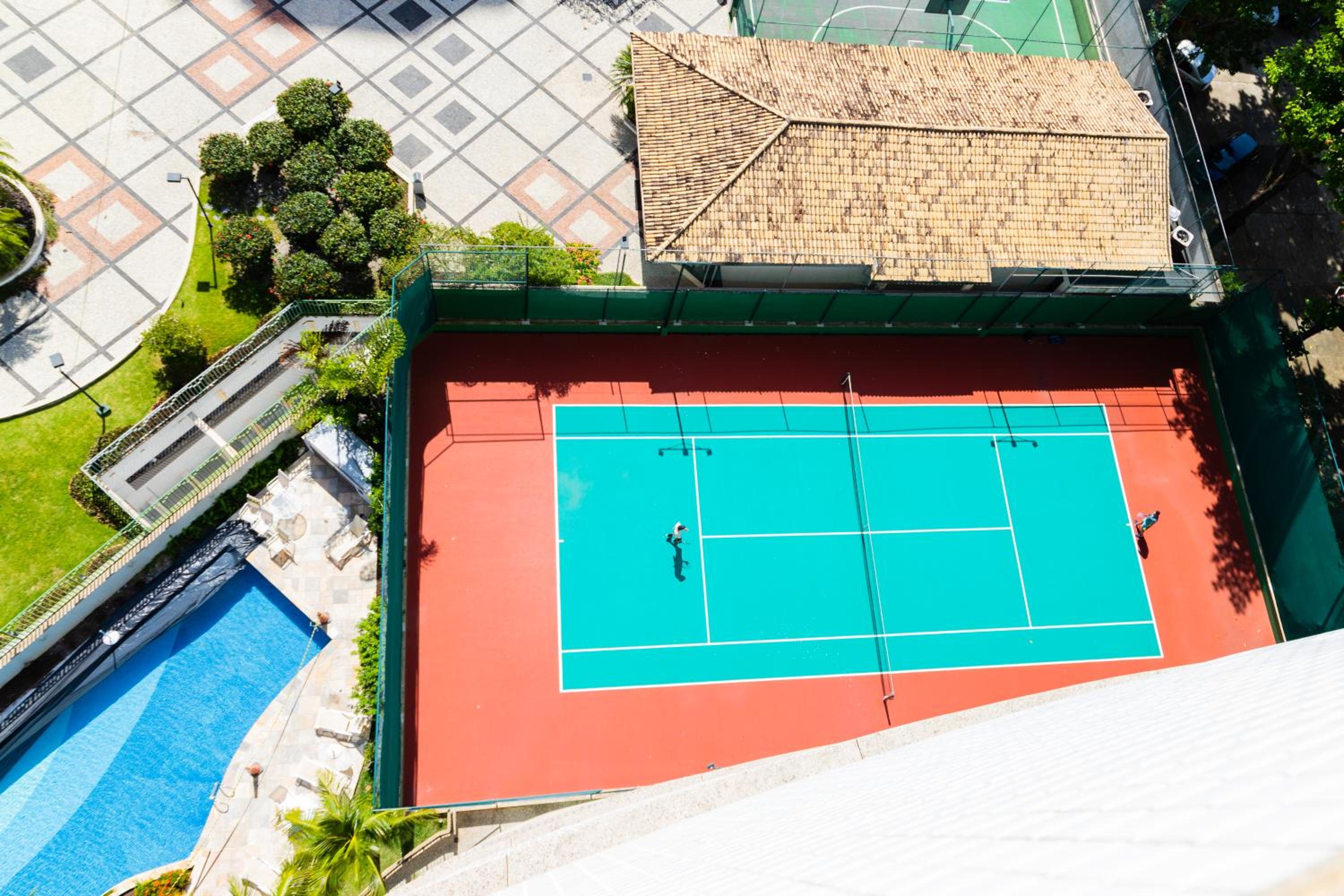 Barra balcony flat - Pool, gym, parking space and beach!