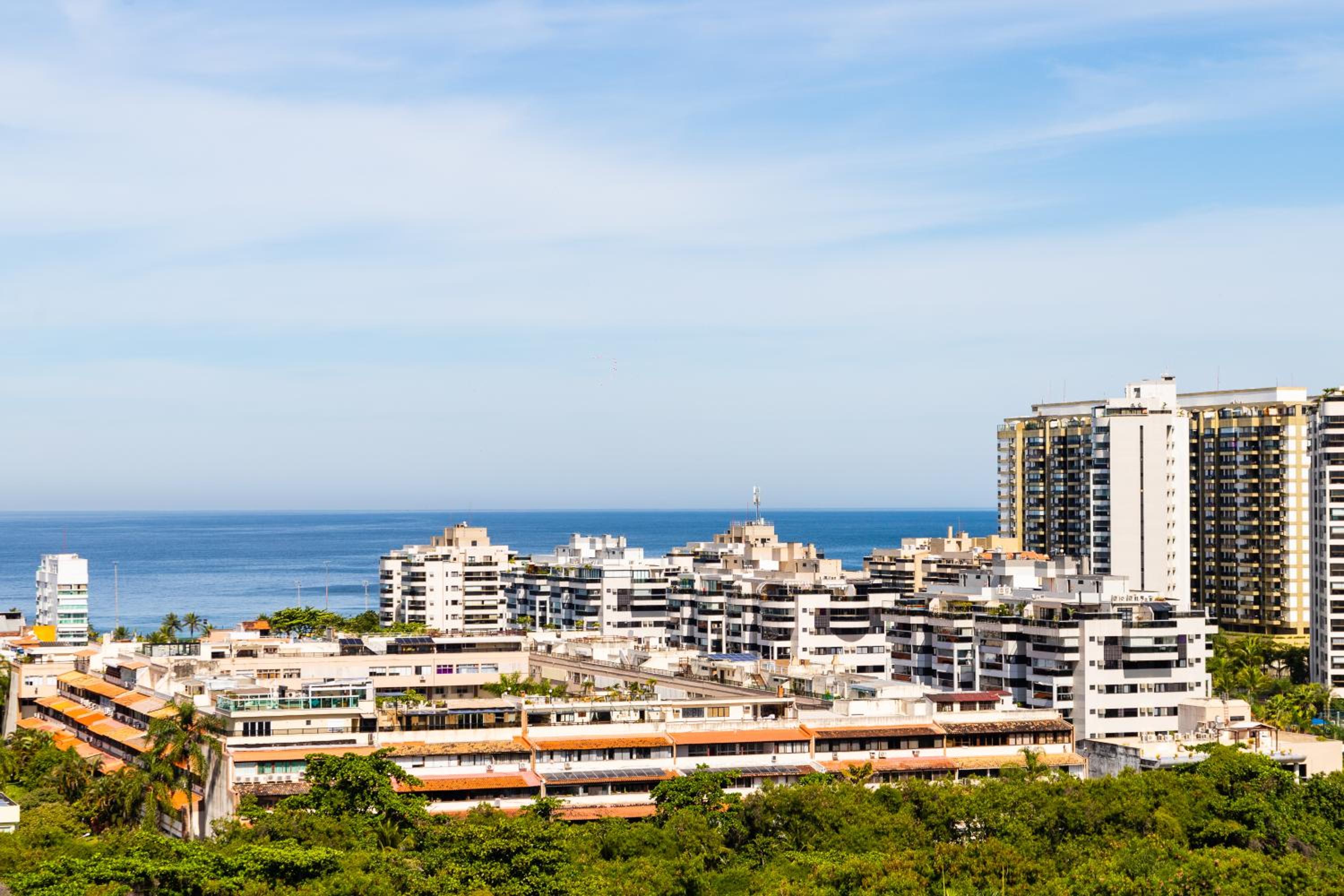 Barra balcony flat - Pool, gym, parking space and beach!