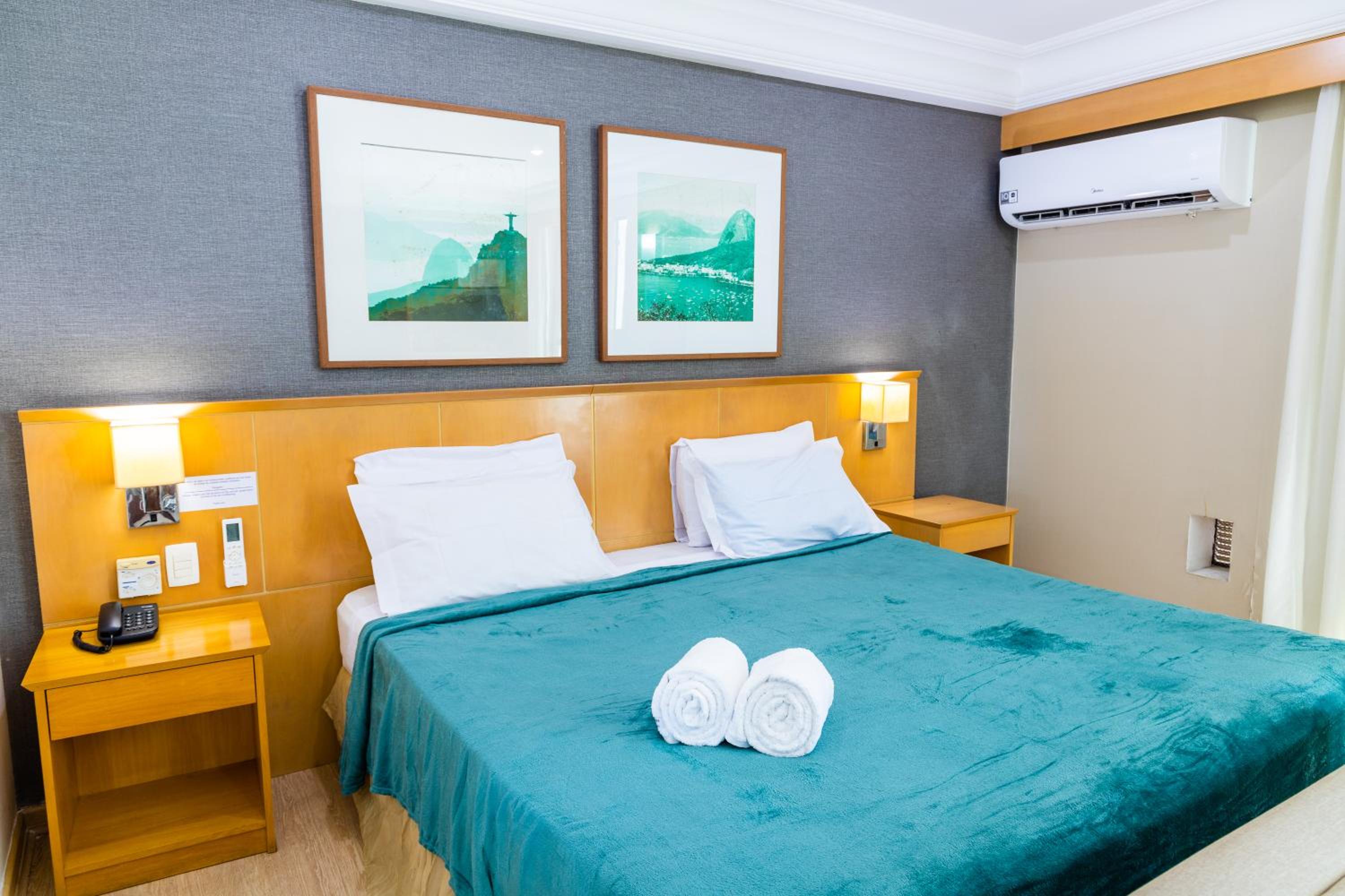 Barra balcony flat - Pool, gym, parking space and beach!