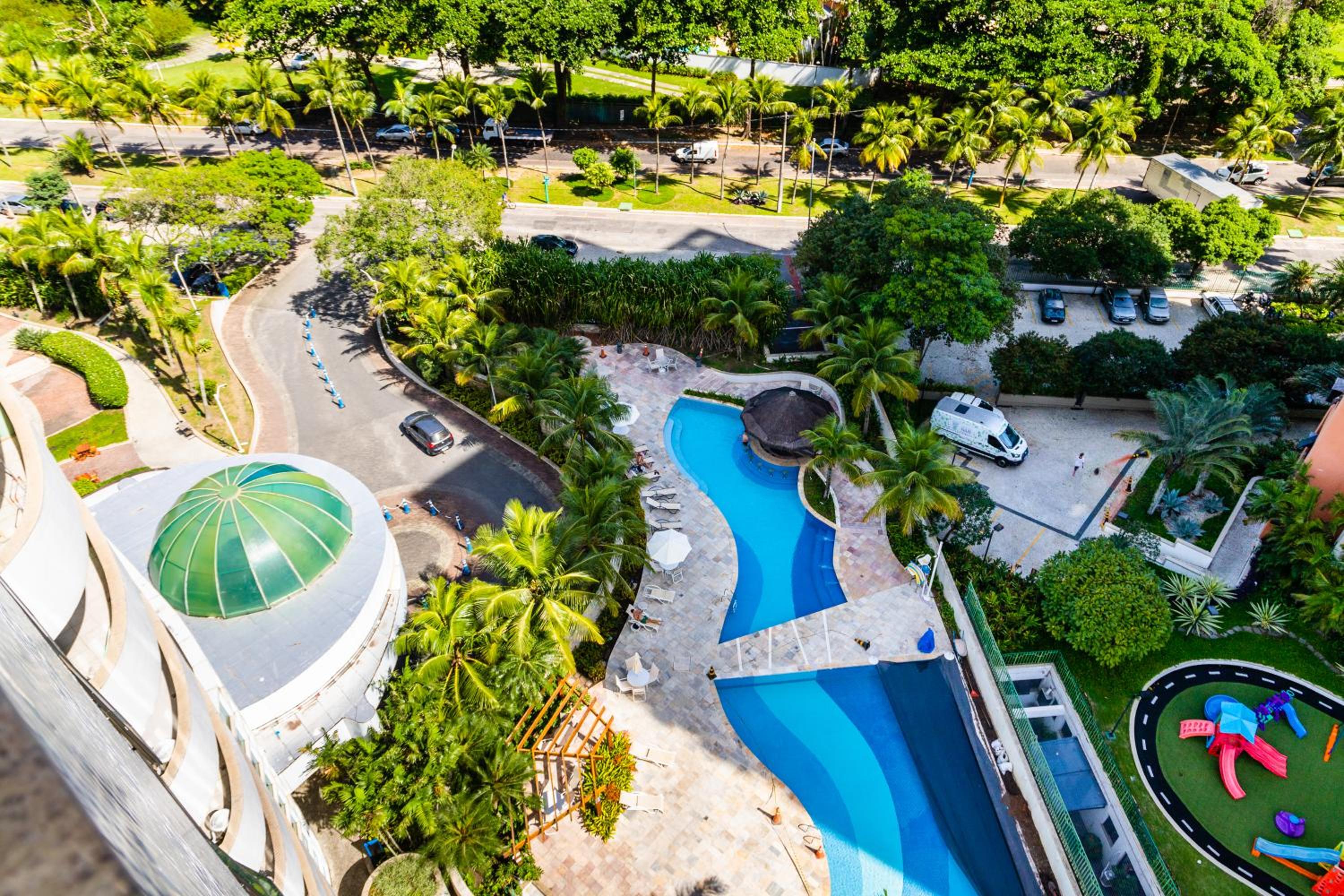 Barra balcony flat - Pool, gym, parking space and beach!
