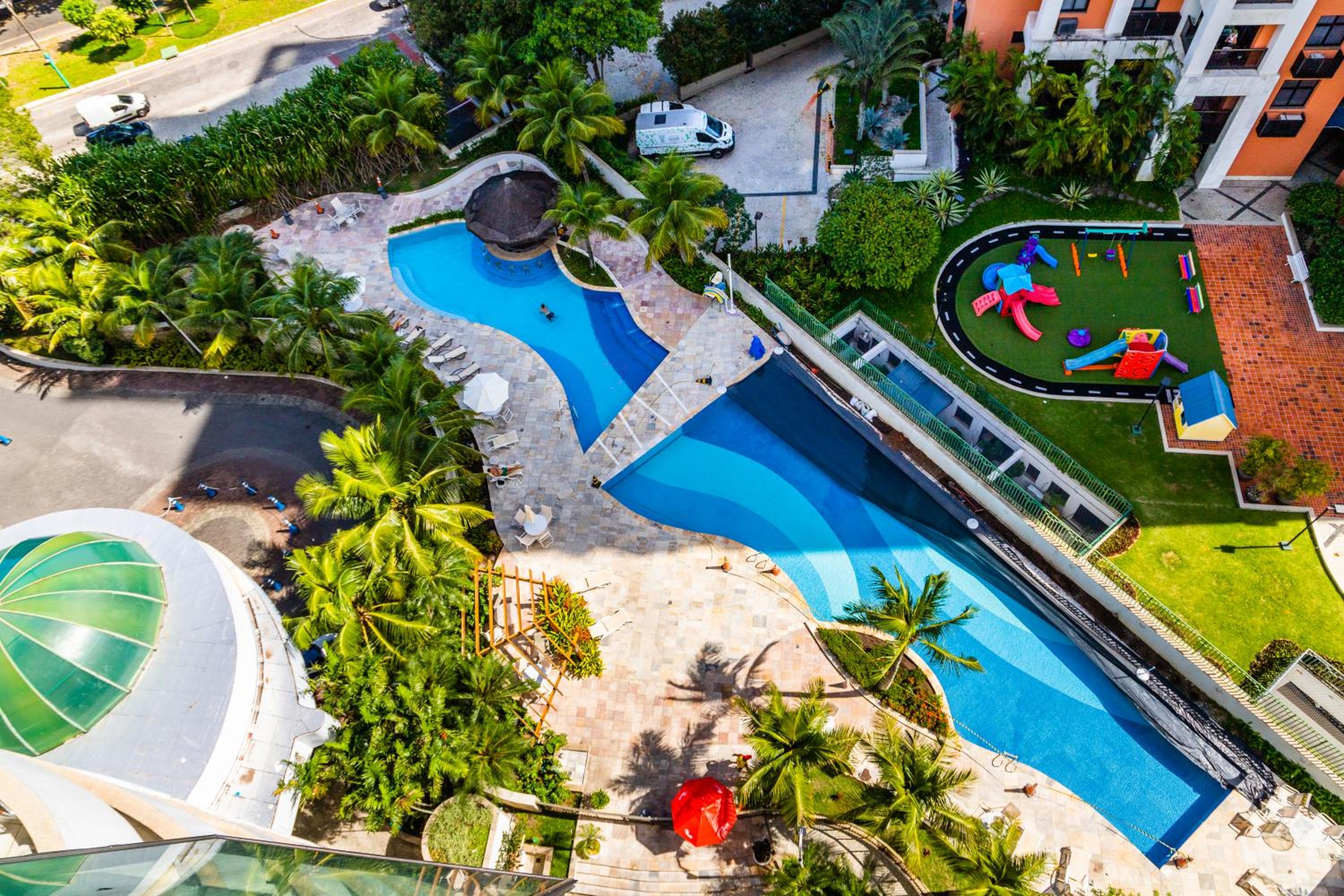 Barra balcony flat - Pool, gym, parking space and beach!