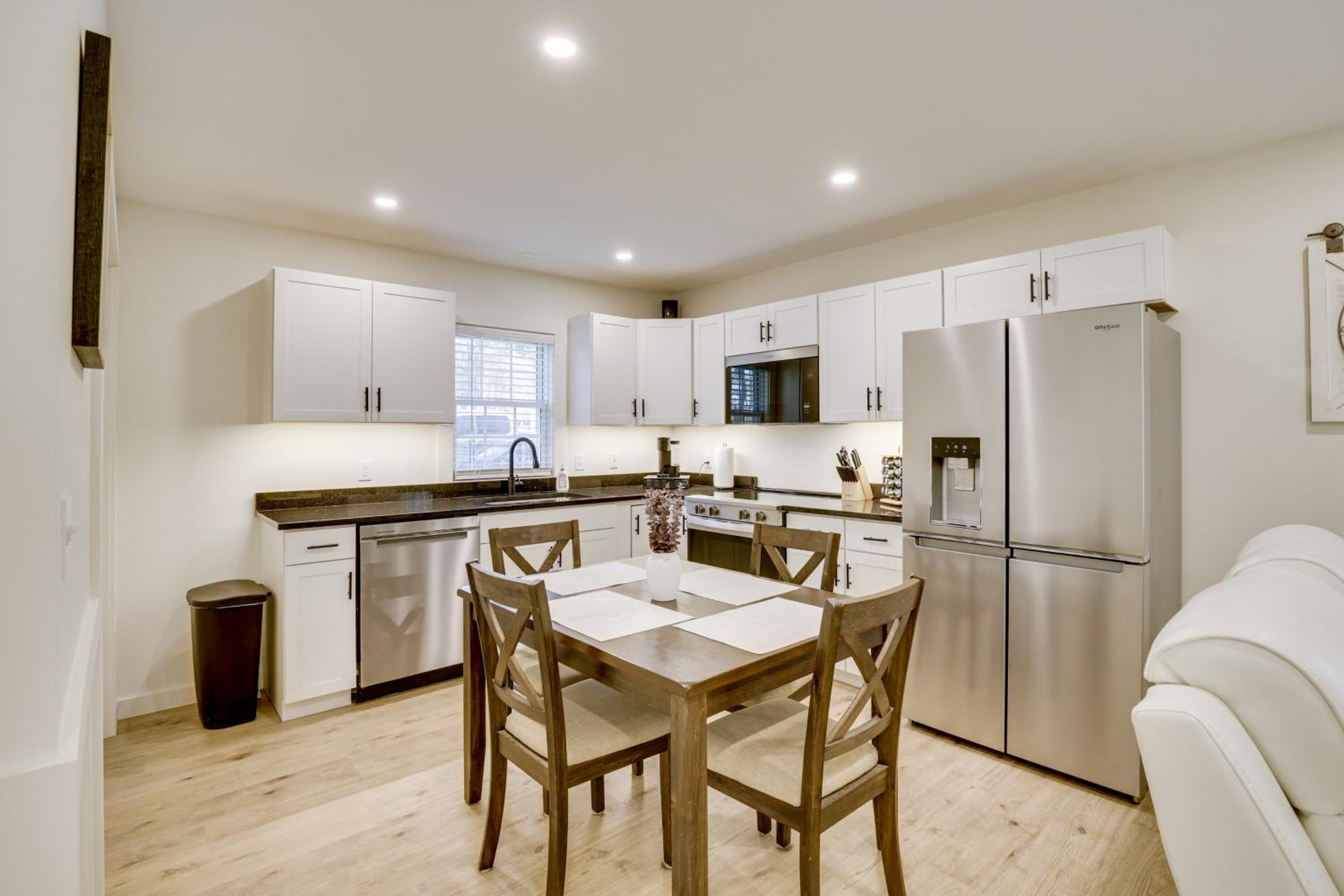 Wooded Retreat with Pet-Friendly Yard in Standish