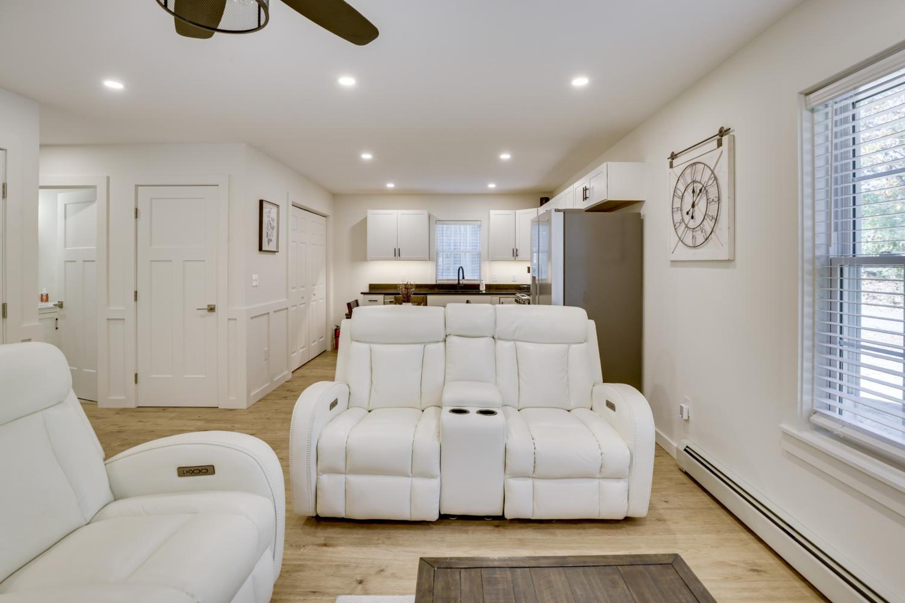 Wooded Retreat with Pet-Friendly Yard in Standish