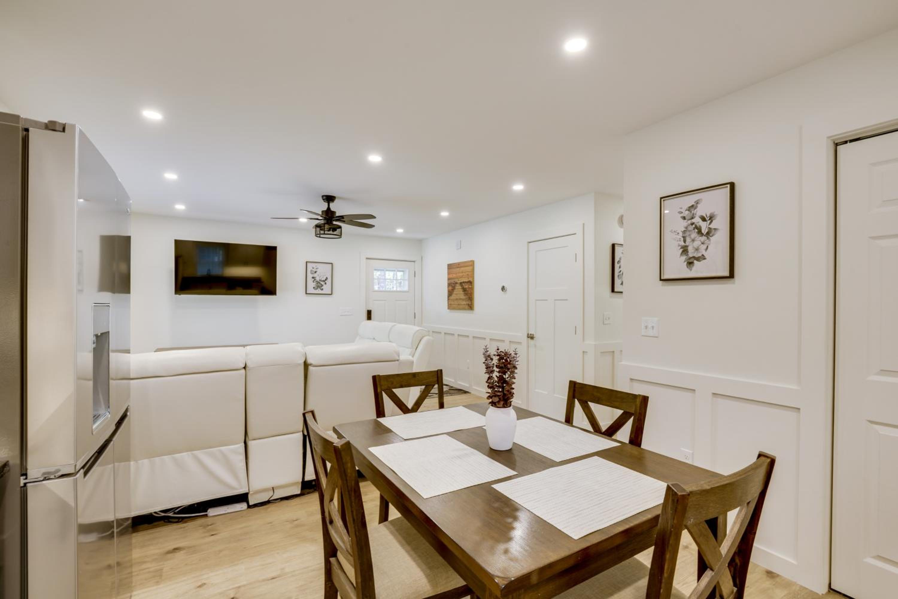 Wooded Retreat with Pet-Friendly Yard in Standish