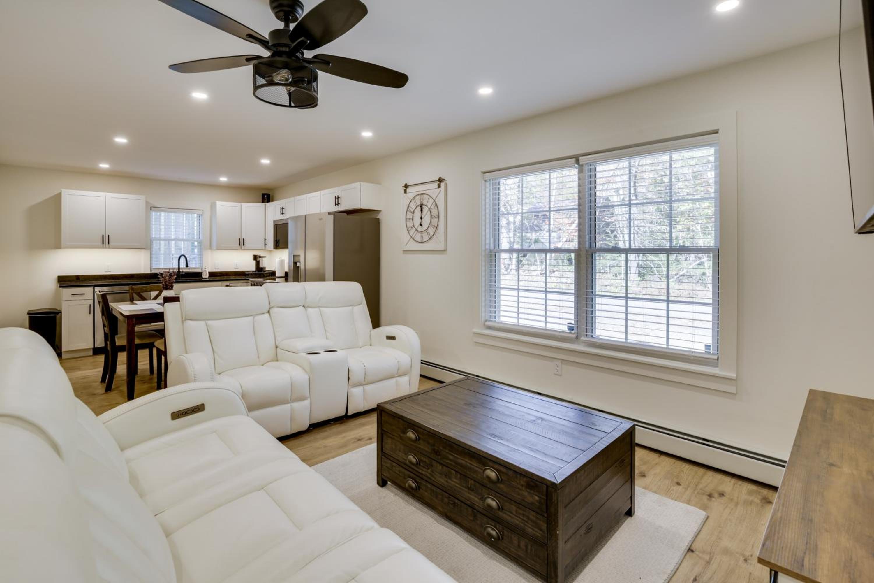 Wooded Retreat with Pet-Friendly Yard in Standish