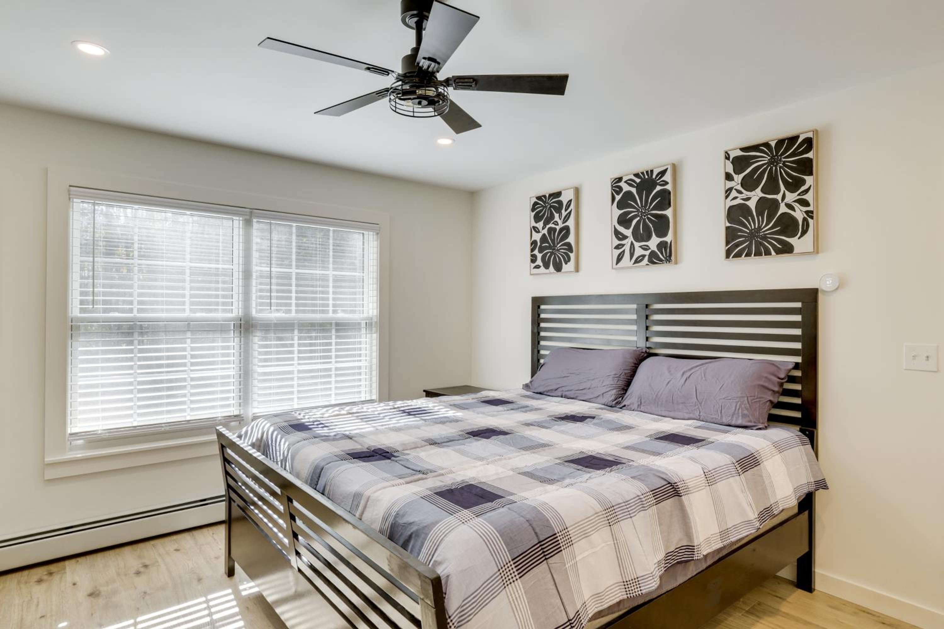 Wooded Retreat with Pet-Friendly Yard in Standish