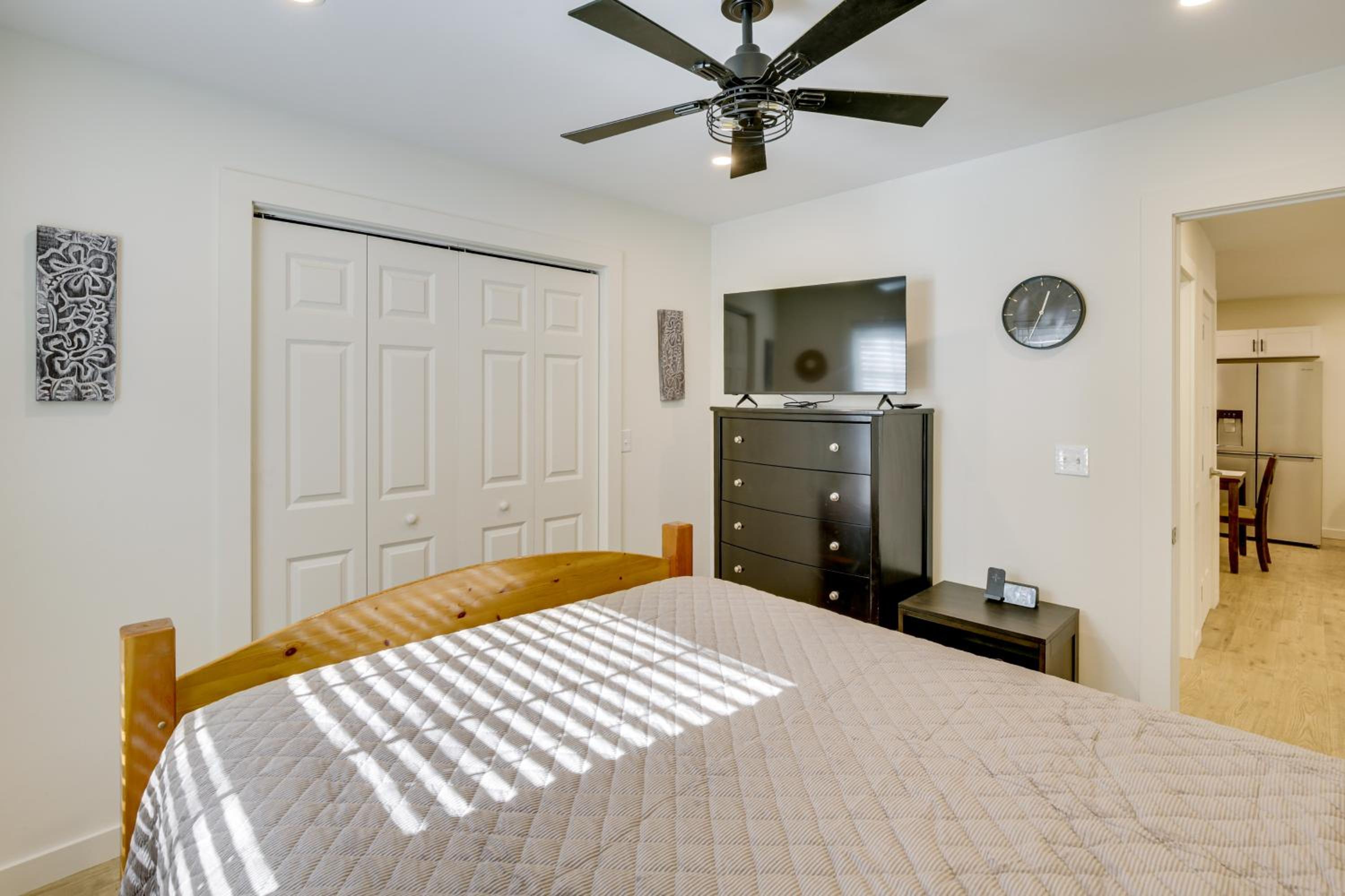 Wooded Retreat with Pet-Friendly Yard in Standish