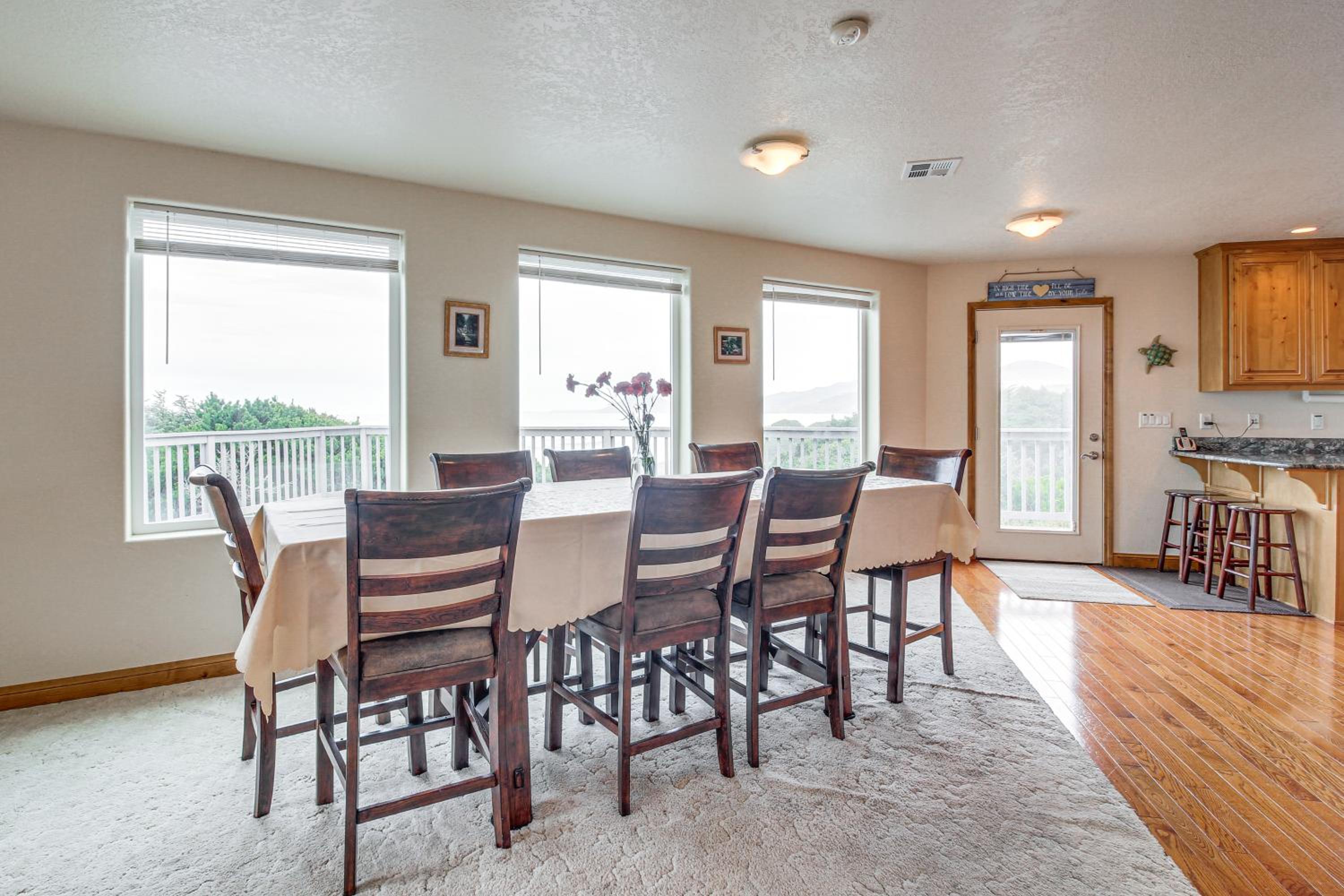 Groups Welcome! Ocean-View Escape in Gold Beach