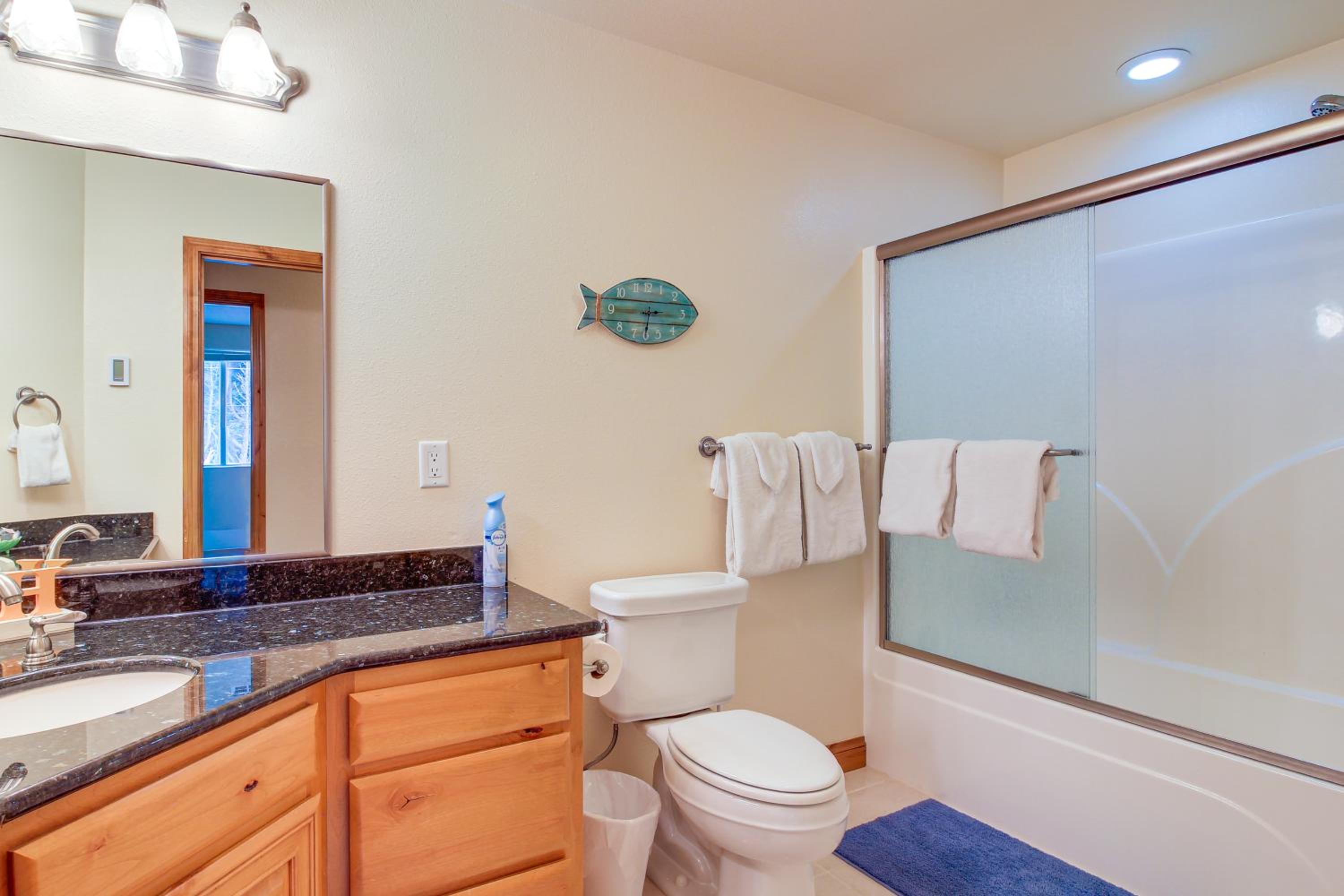 Groups Welcome! Ocean-View Escape in Gold Beach