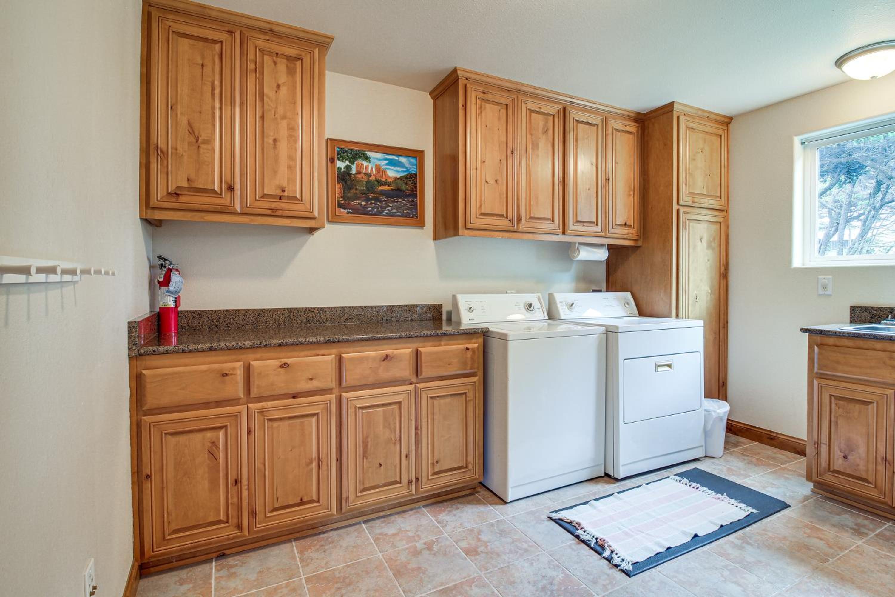 Groups Welcome! Ocean-View Escape in Gold Beach