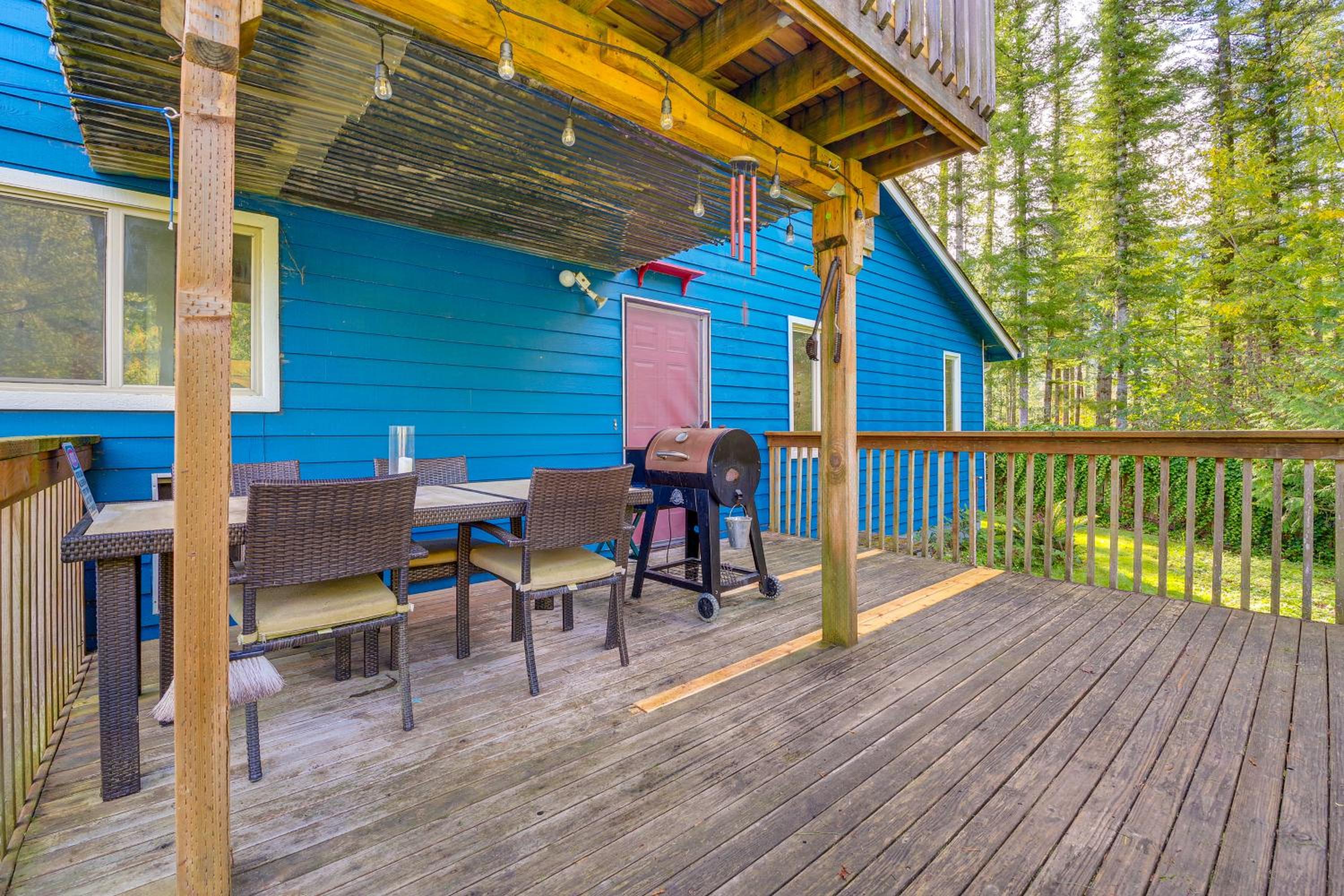 Fire Pit and Mountain Views Outdoorsy PNW Escape