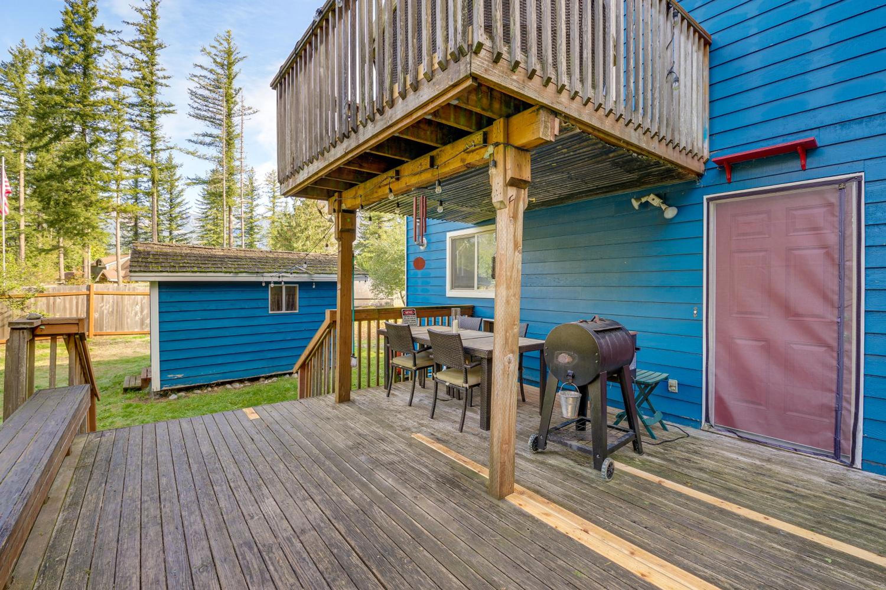 Fire Pit and Mountain Views Outdoorsy PNW Escape