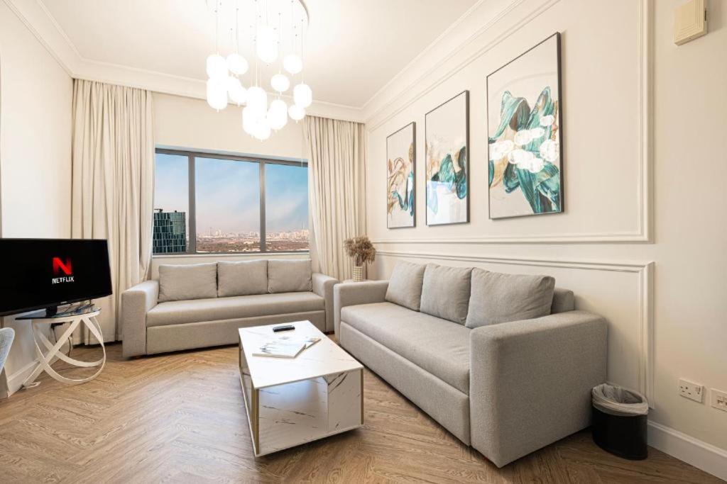 Damac Maison Mall Street! 2 Bedroom, 1-minute to Dubai Mall!