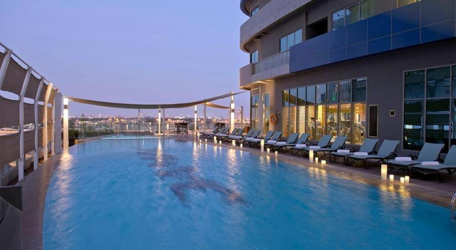 Damac Maison Mall Street! 2 Bedroom, 1-minute to Dubai Mall!