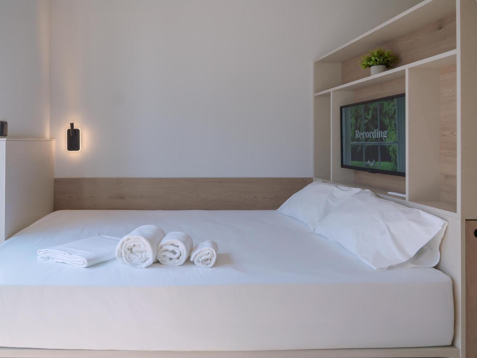 BLAU Student Housing - Students Only