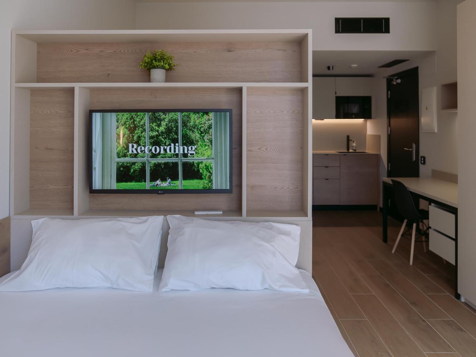BLAU Student Housing - Students Only