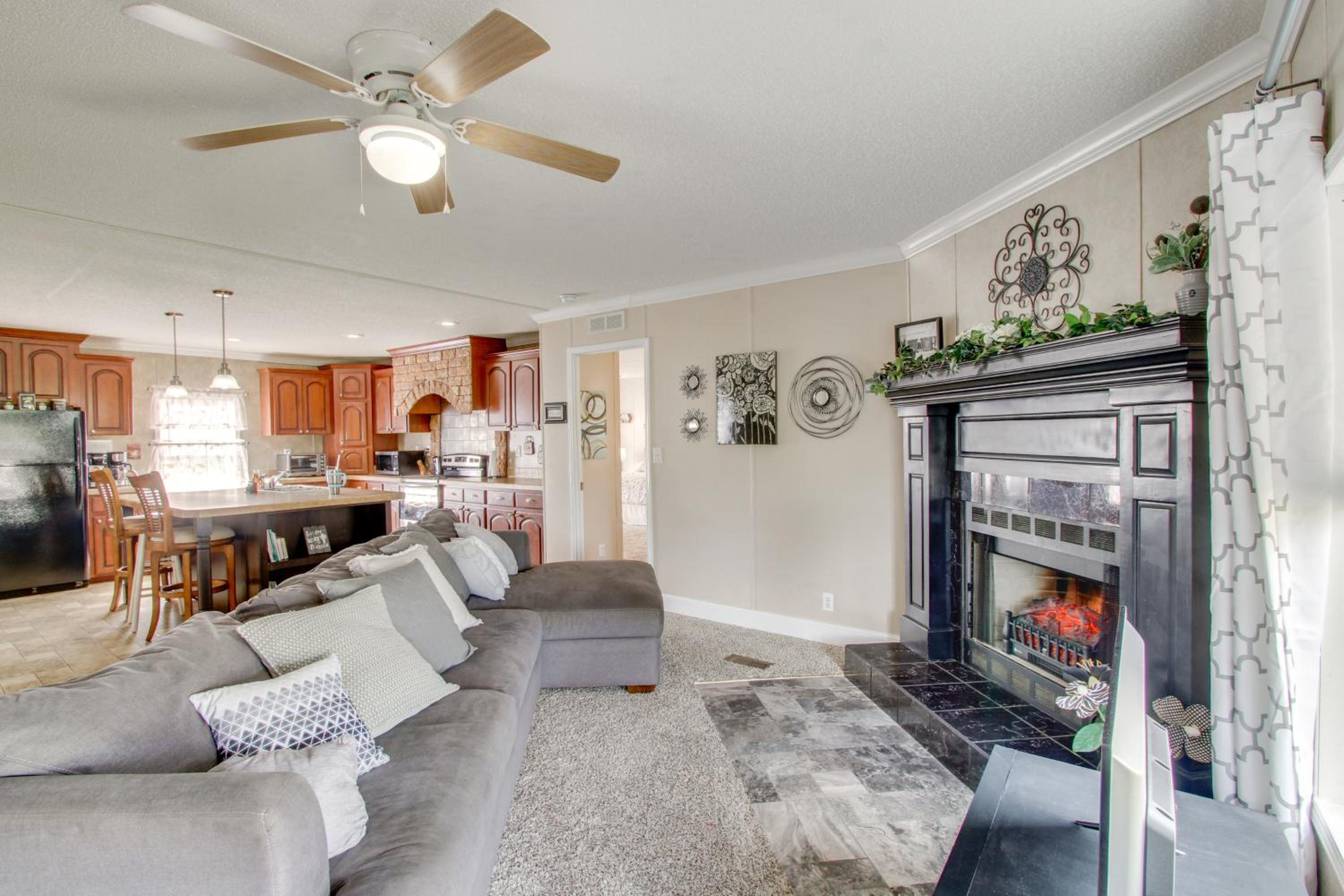 Quiet Family Home in Headland with Games and Yard