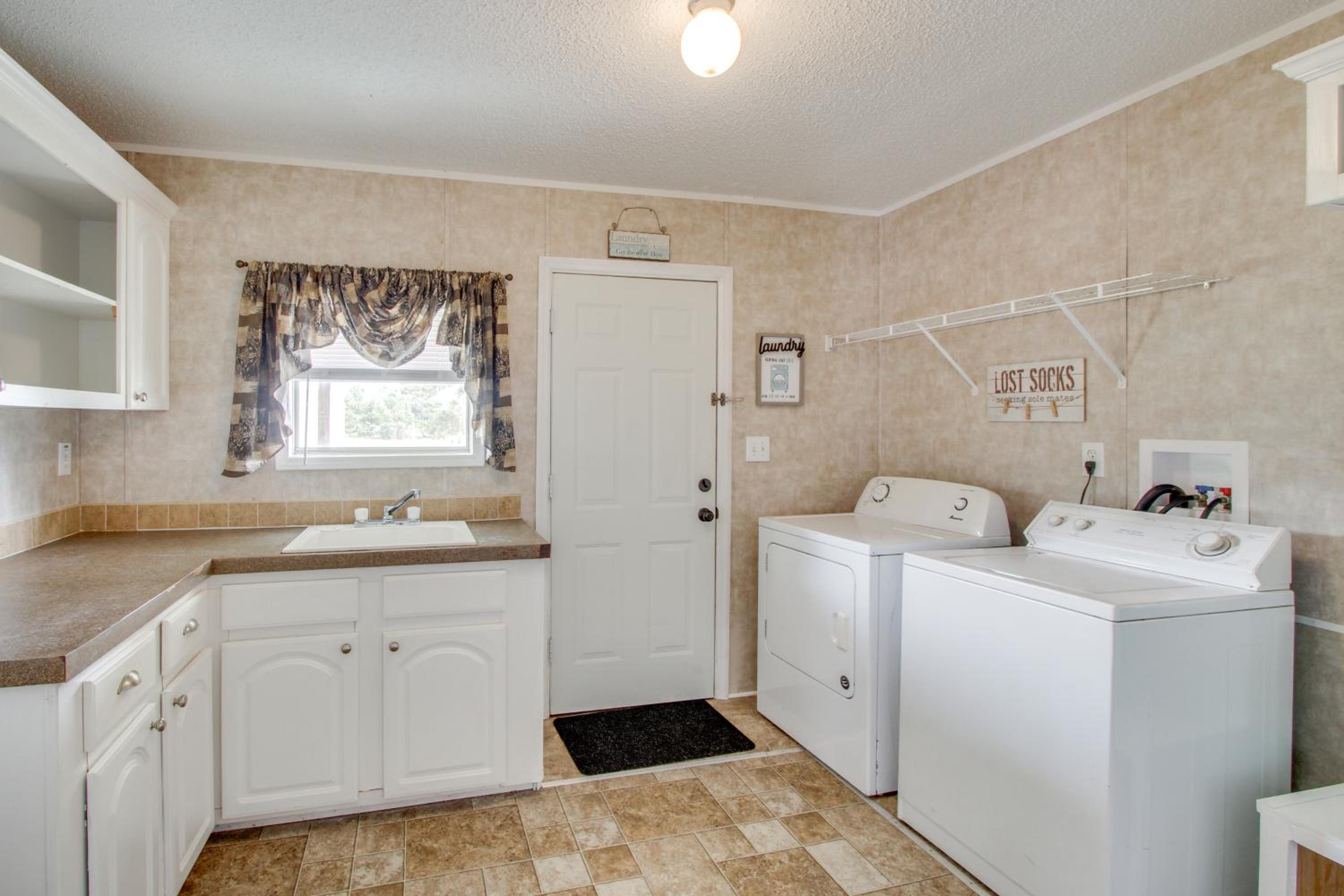 Quiet Family Home in Headland with Games and Yard