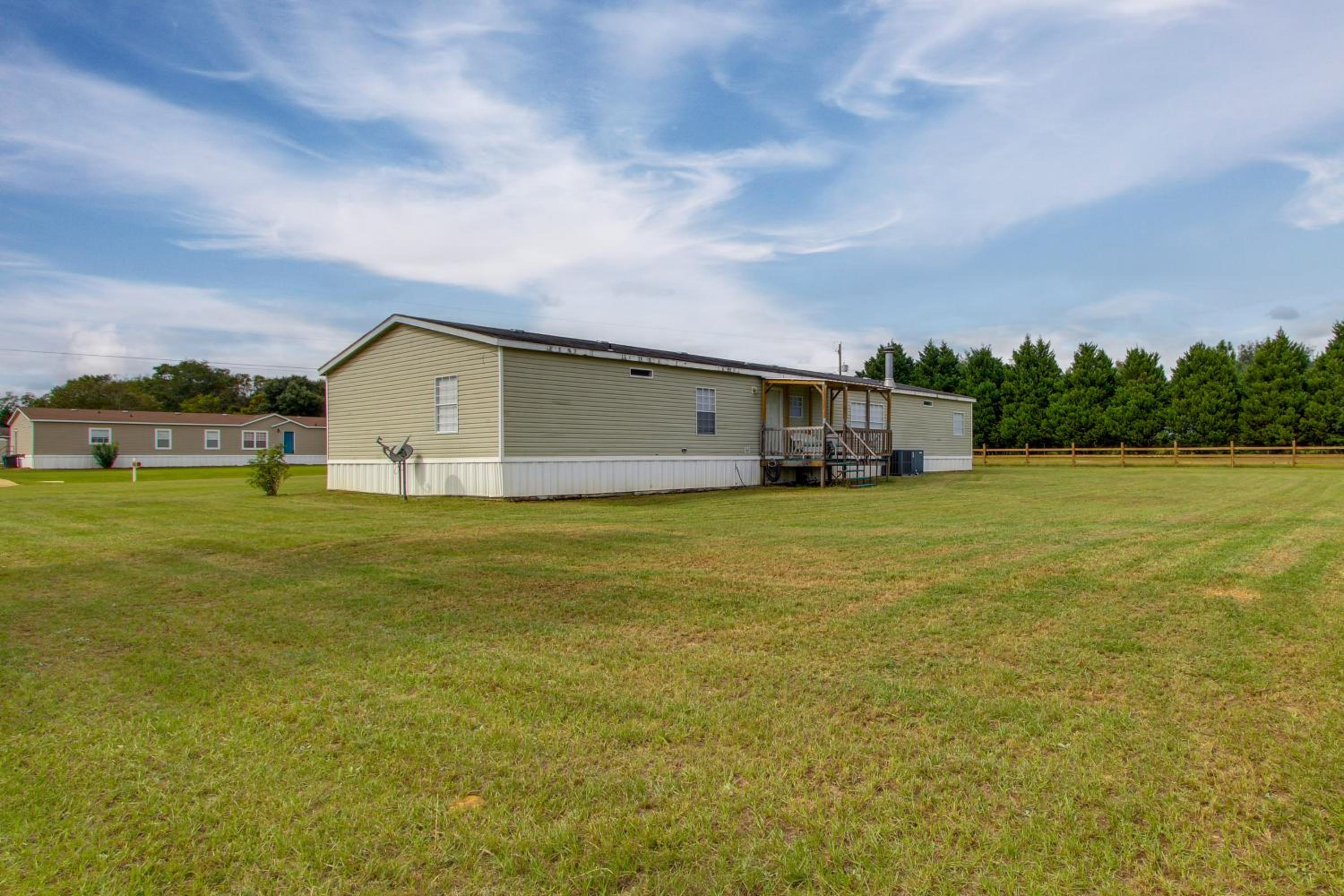 Quiet Family Home in Headland with Games and Yard