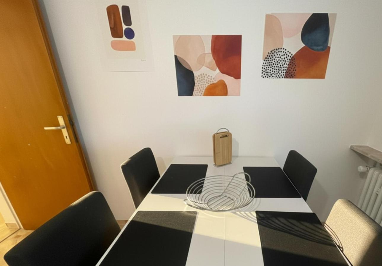 Rückzugsort mit Bergblick in Baiersbronn-Obertal - beheizter Wintergarten & kostenfreier Parkplatz - 70qm Ferienwohnung