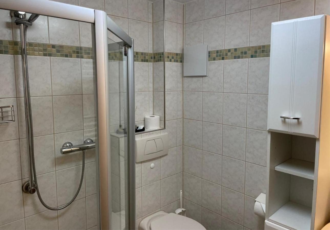 Rückzugsort mit Bergblick in Baiersbronn-Obertal - beheizter Wintergarten & kostenfreier Parkplatz - 70qm Ferienwohnung