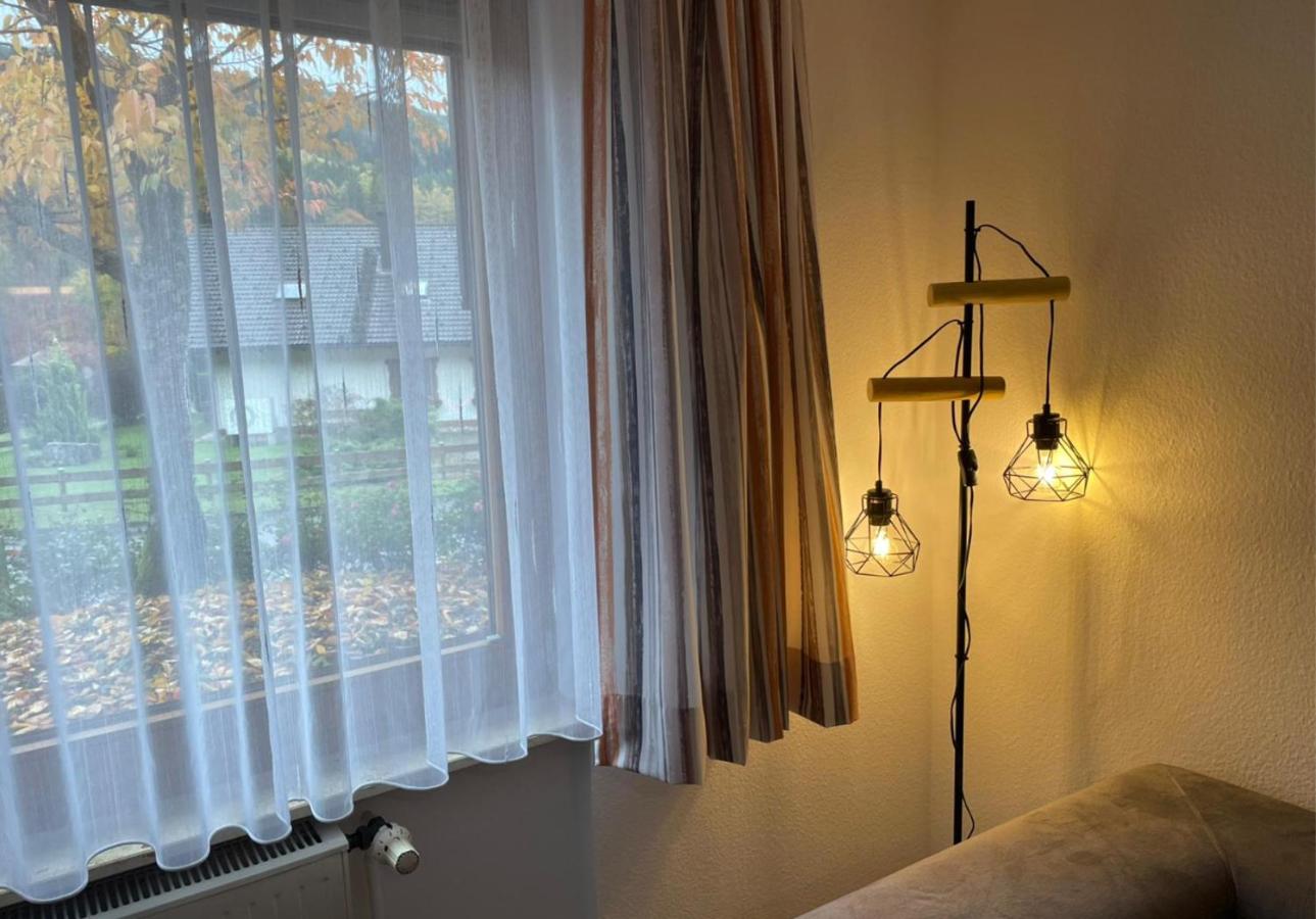Rückzugsort mit Bergblick in Baiersbronn-Obertal - beheizter Wintergarten & kostenfreier Parkplatz - 70qm Ferienwohnung