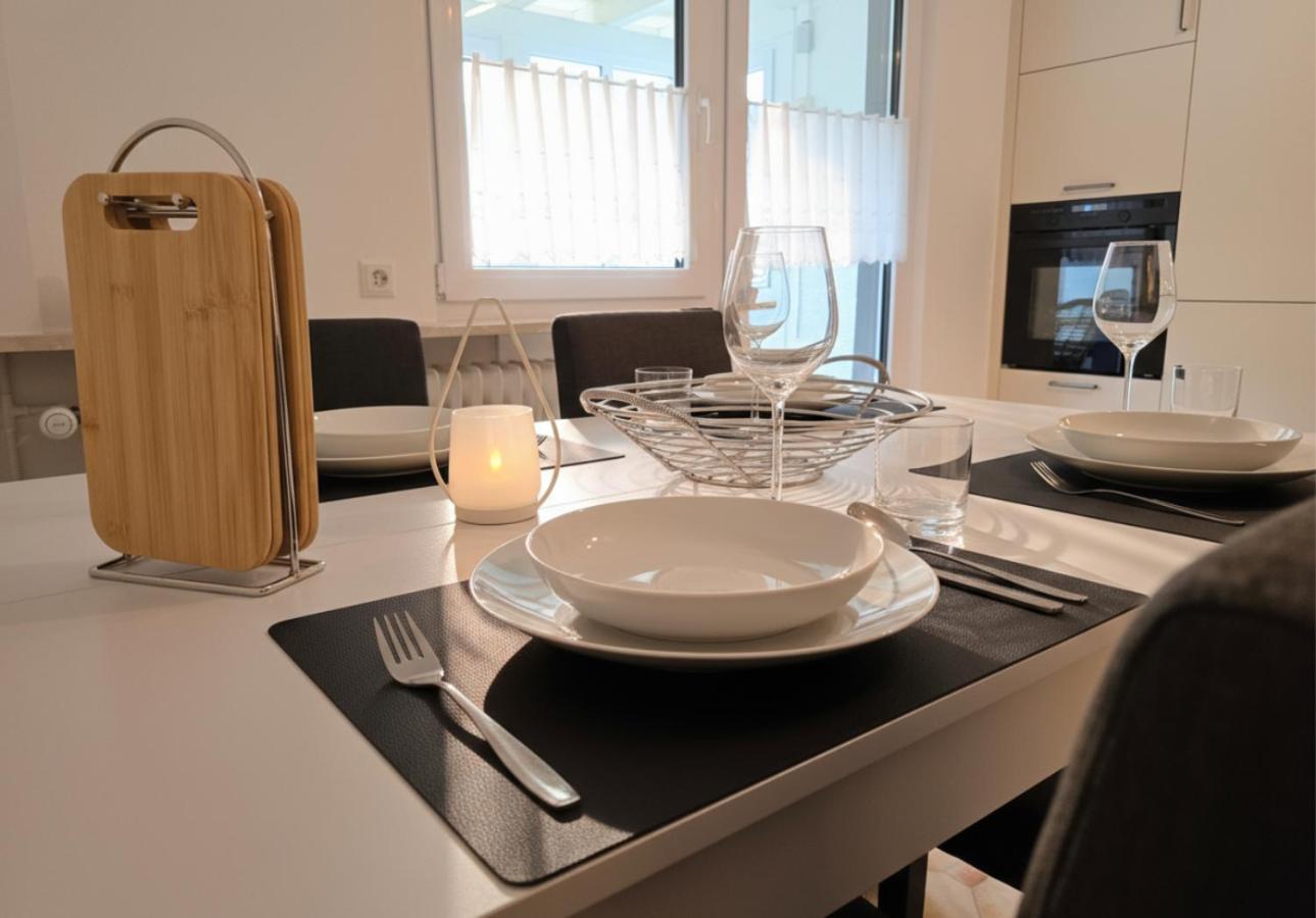 Rückzugsort mit Bergblick in Baiersbronn-Obertal - beheizter Wintergarten & kostenfreier Parkplatz - 70qm Ferienwohnung