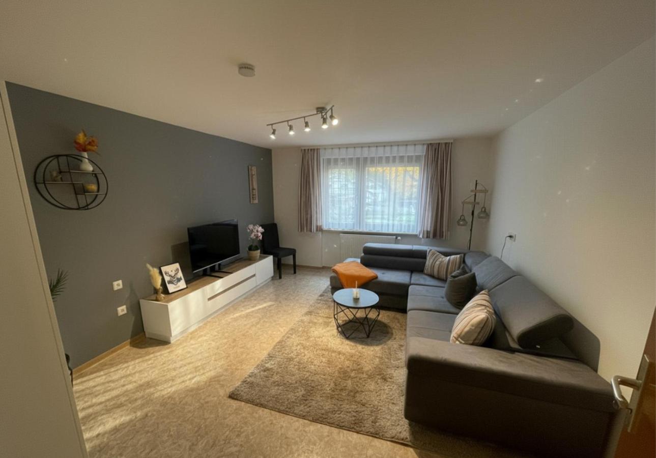 Rückzugsort mit Bergblick in Baiersbronn-Obertal - beheizter Wintergarten & kostenfreier Parkplatz - 70qm Ferienwohnung
