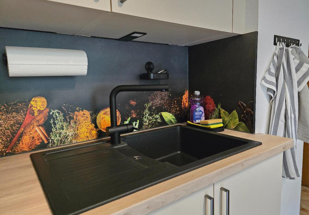 Rückzugsort mit Bergblick in Baiersbronn-Obertal - beheizter Wintergarten & kostenfreier Parkplatz - 70qm Ferienwohnung