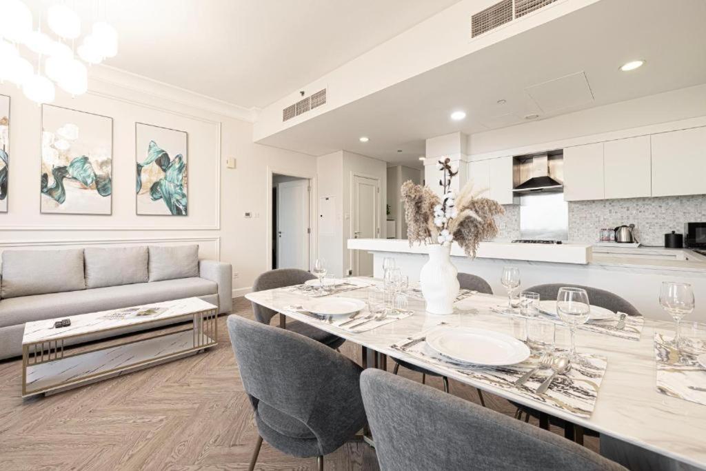Damac Maison Mall Street! 2 Bedroom, 1-minute to Dubai Mall!