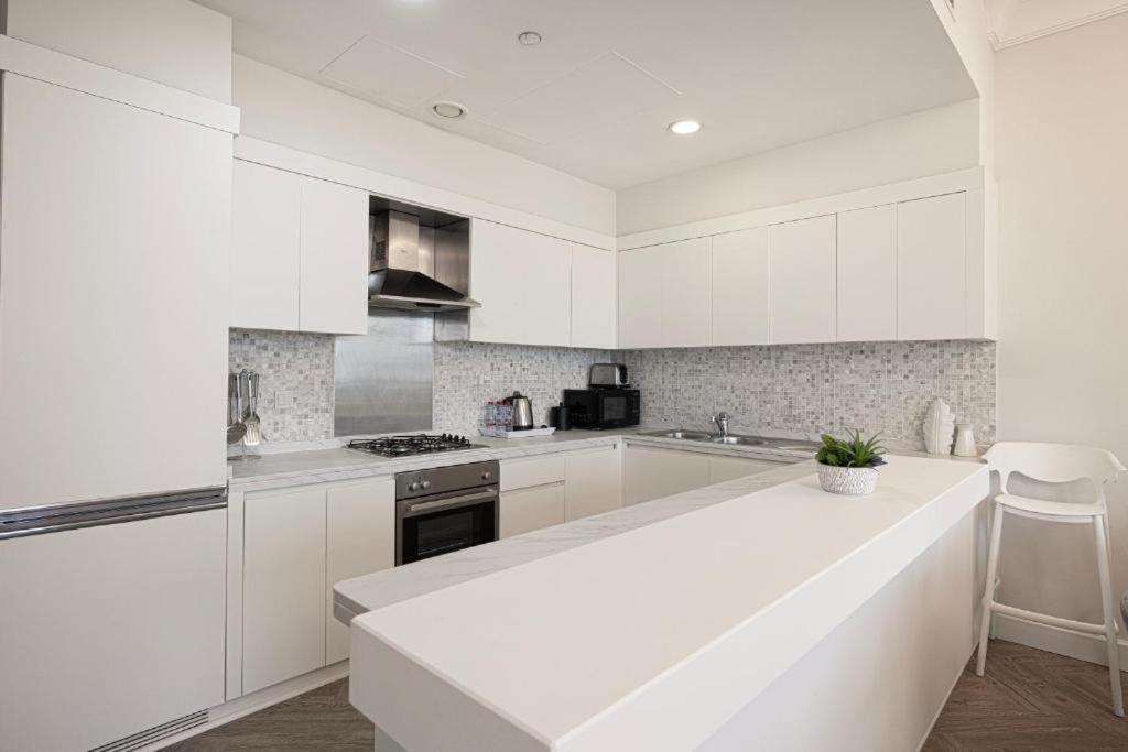 Damac Maison Mall Street! 2 Bedroom, 1-minute to Dubai Mall!